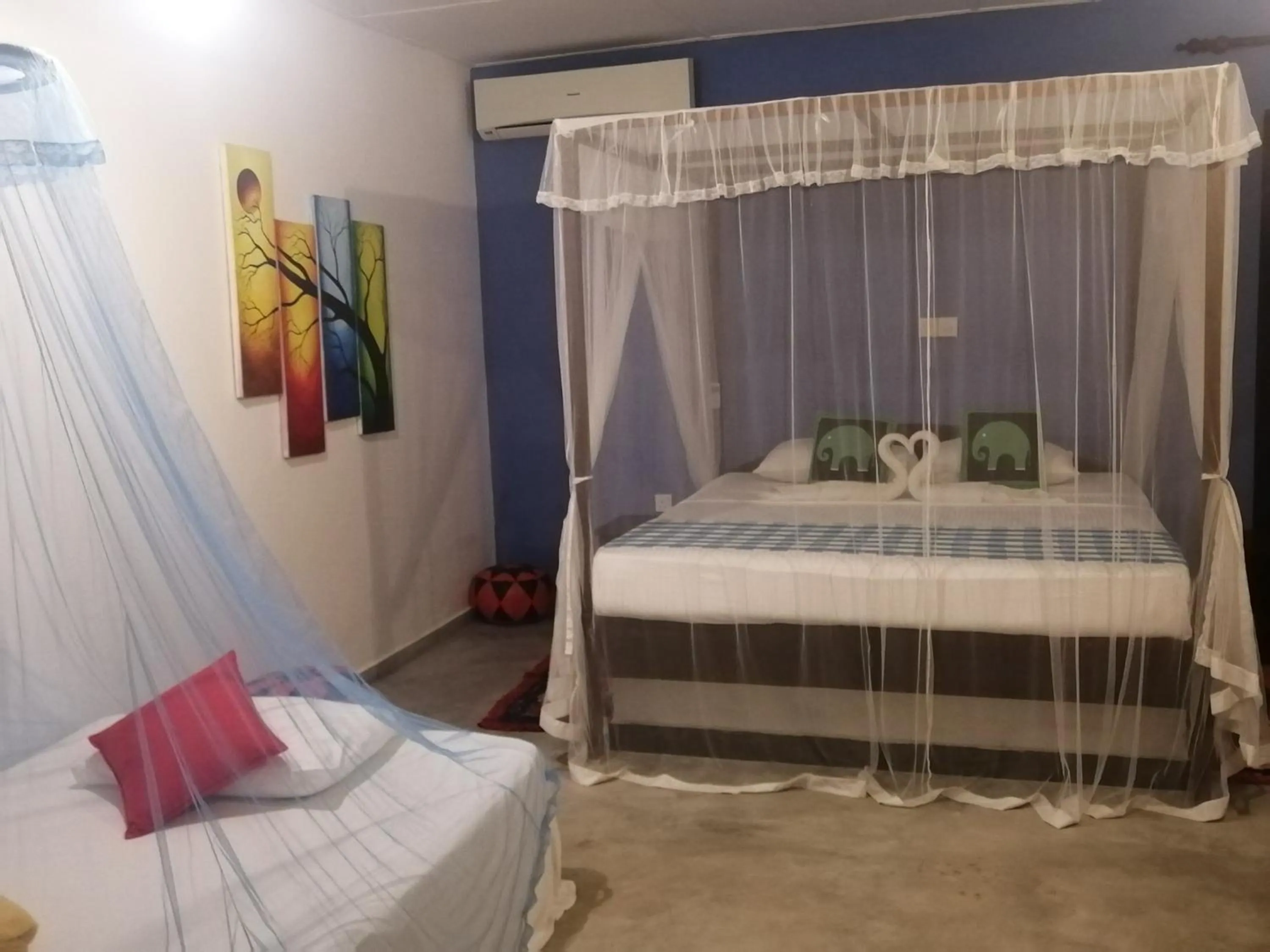 Bedroom, Bed in Happy Beach Resort