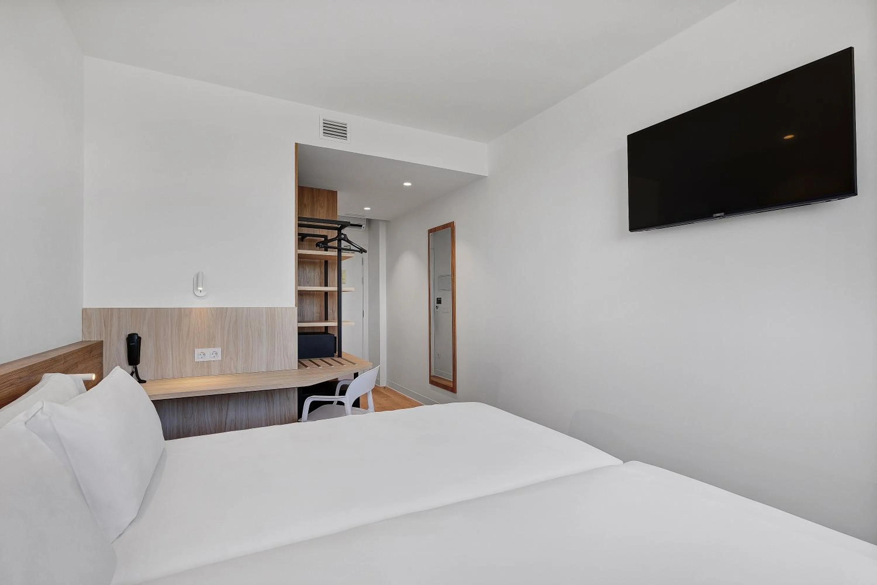 TV and multimedia, Bed in B&B HOTEL Madrid Fuenlabrada Retail Park