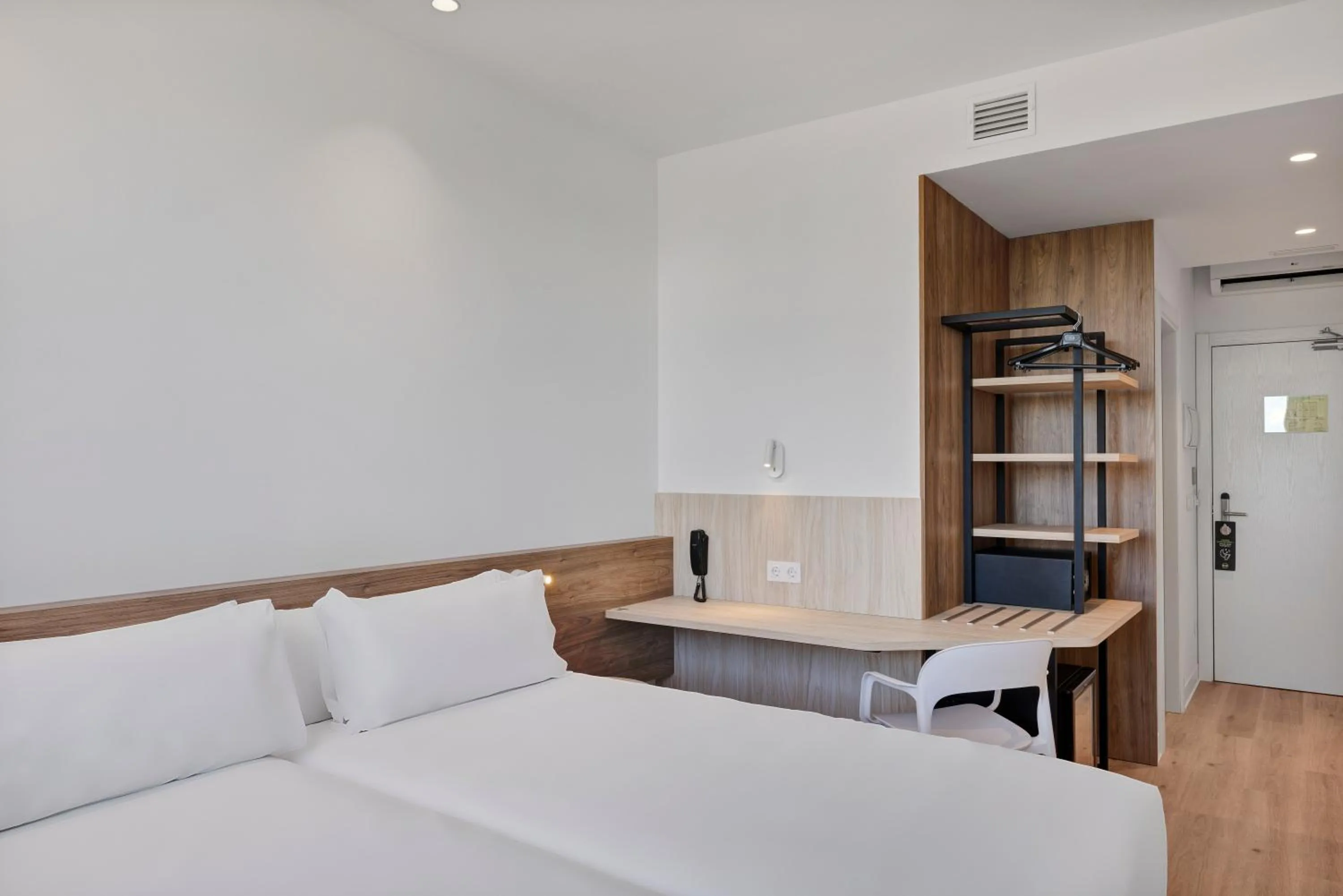 Bed in B&B HOTEL Madrid Fuenlabrada Retail Park