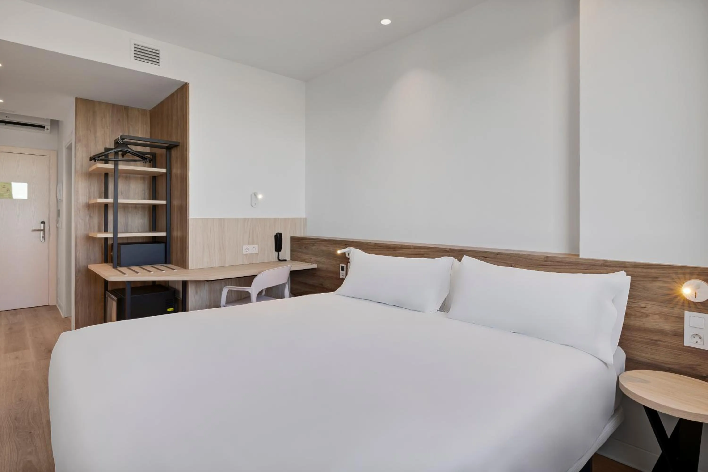 Bed in B&B HOTEL Madrid Fuenlabrada Retail Park