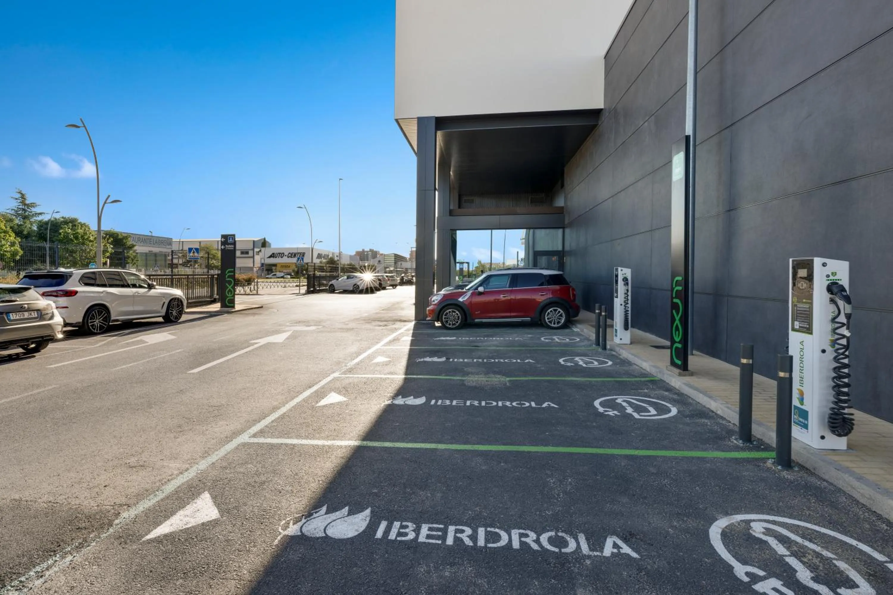 Parking in B&B HOTEL Madrid Fuenlabrada Retail Park