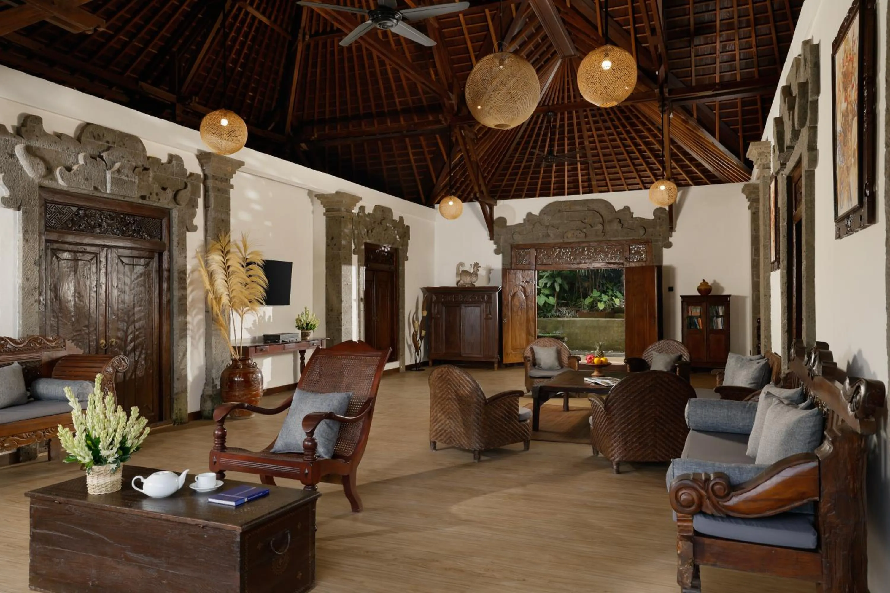 Living room in Villa Leona Valley View by Nakula