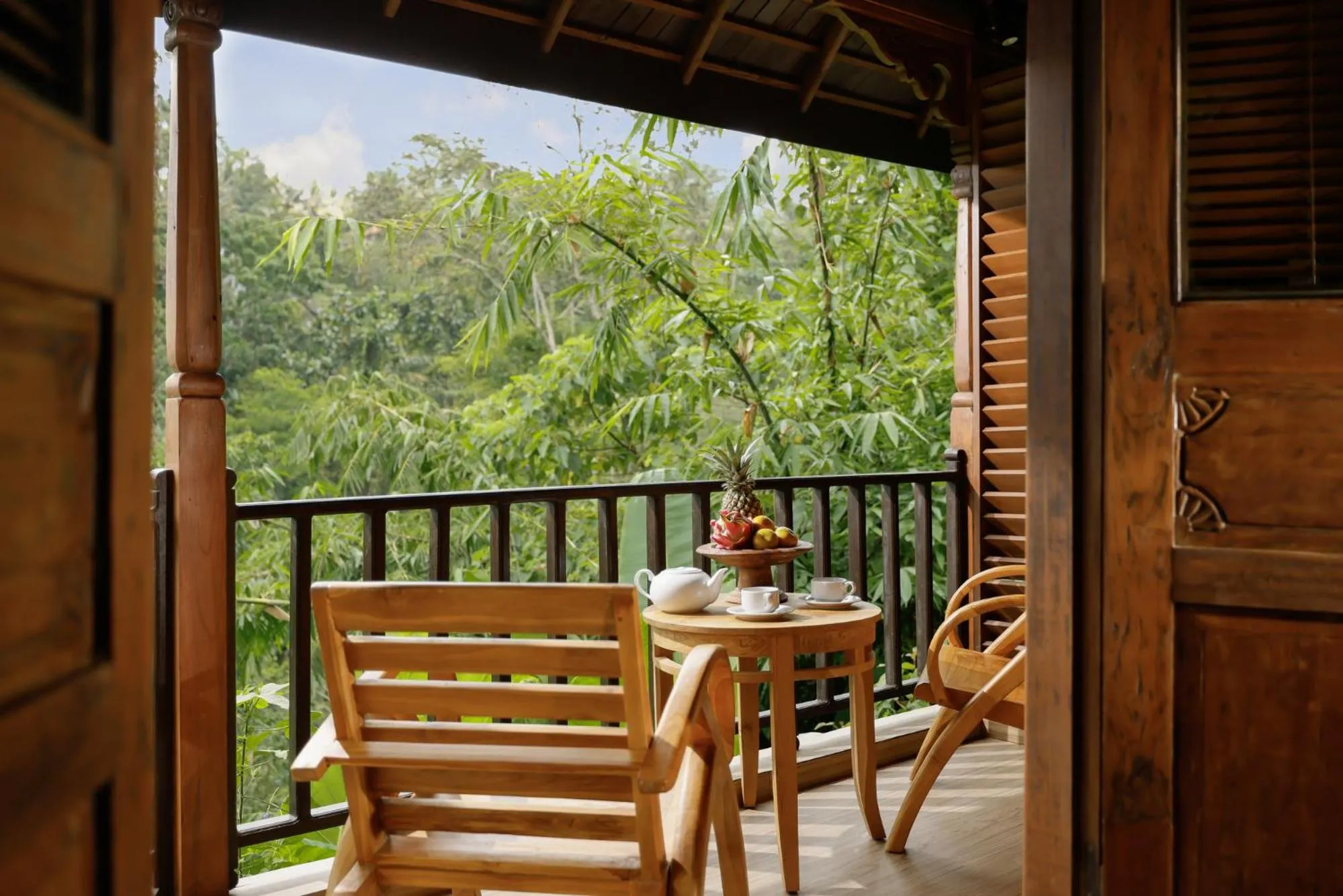 Patio in Villa Leona Valley View by Nakula