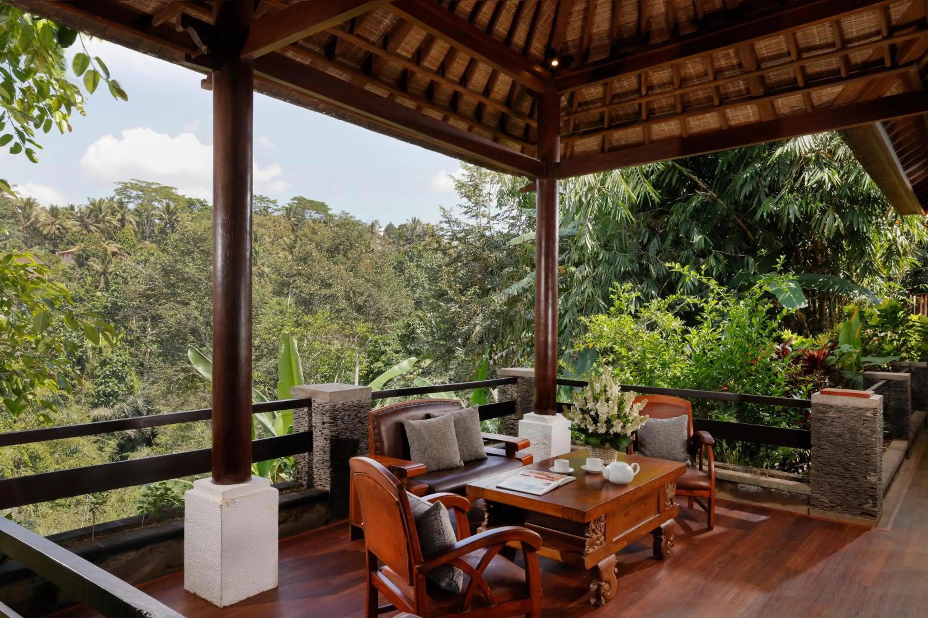 Balcony/Terrace in Villa Leona Valley View by Nakula