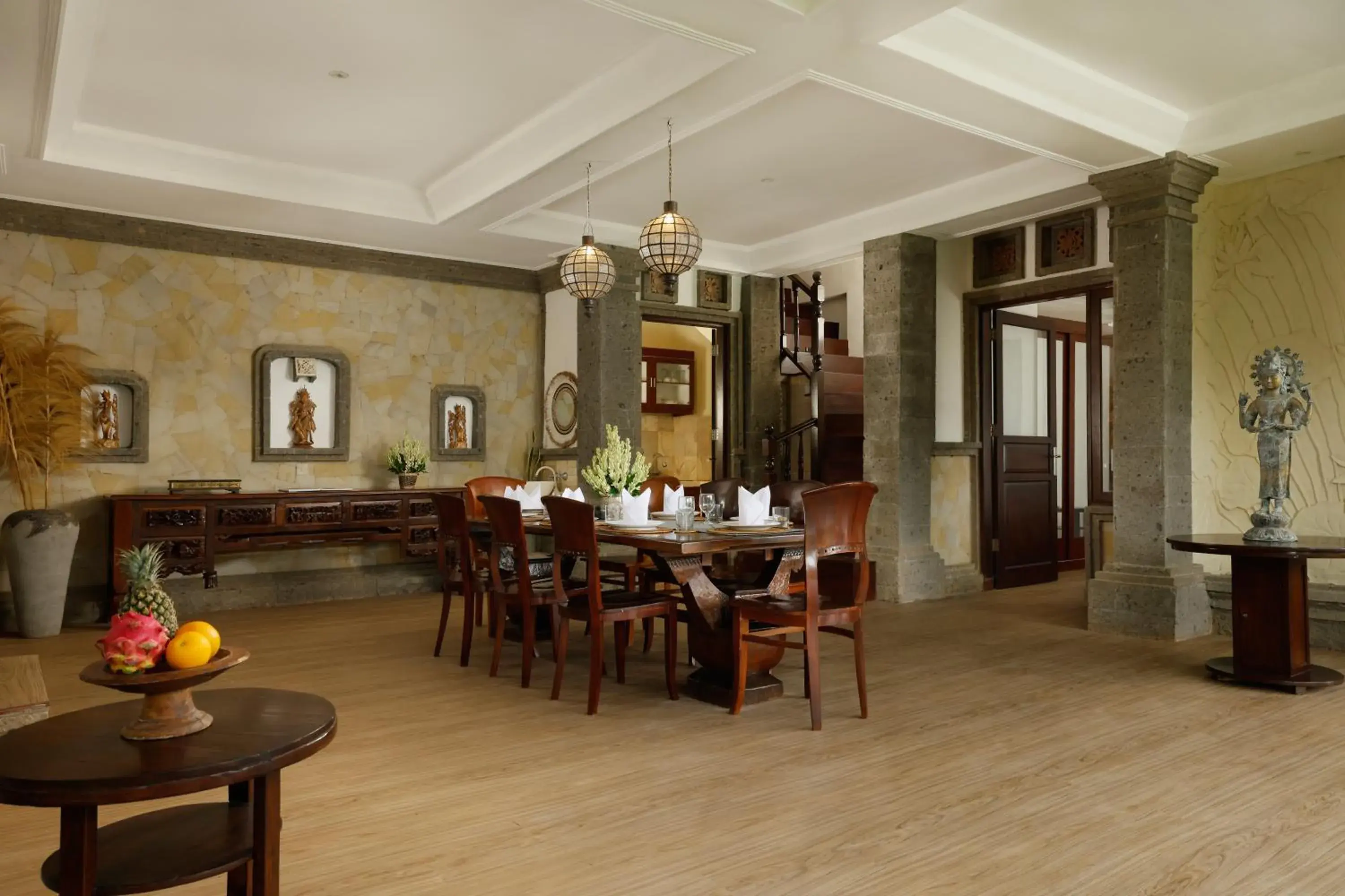 Five-Bedroom Private Pool Villa in Villa Leona Valley View Ubud Five-Bedroom Private Pool Villa in Villa Leona Valley View Ubud