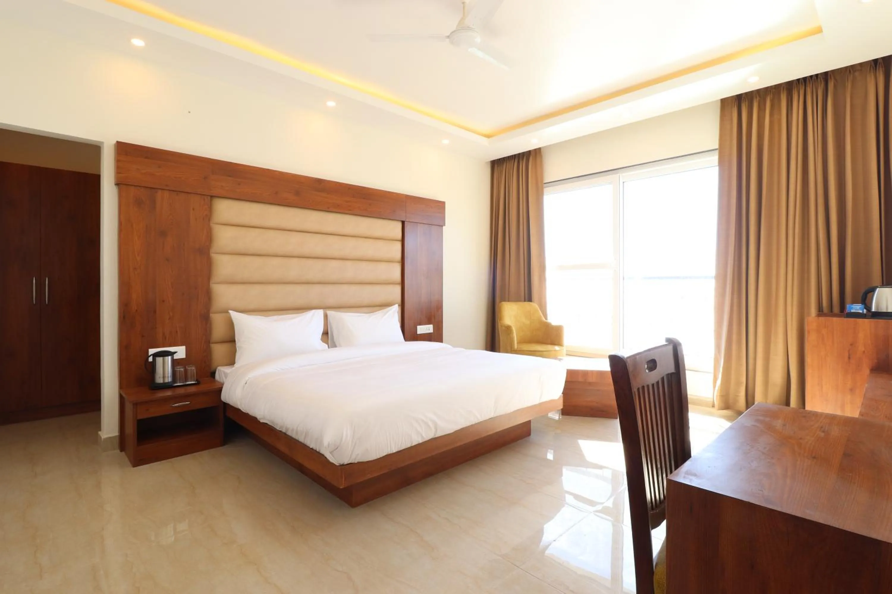 Bed in Hotel Mussoorie Heights