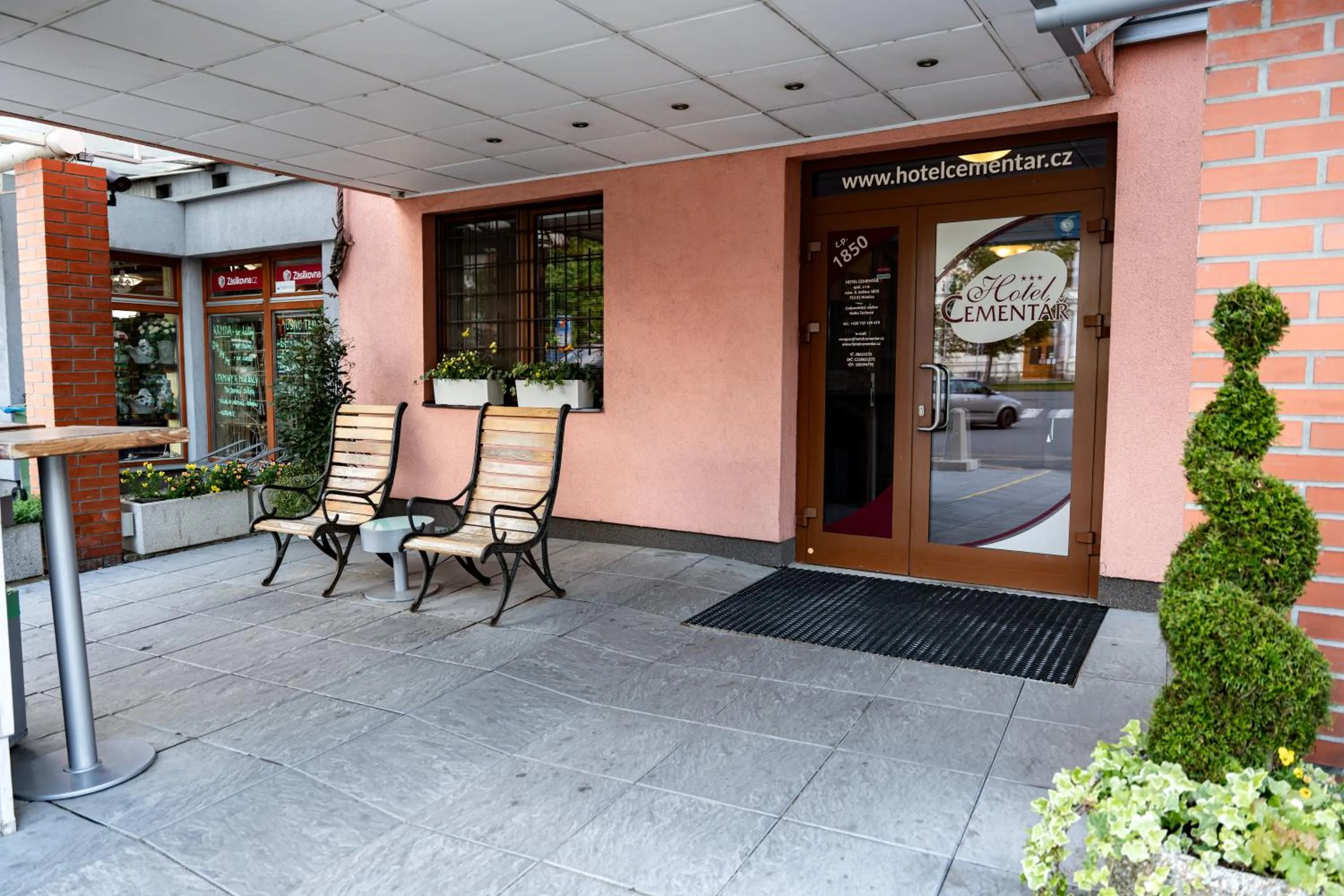 Hotel Cementář