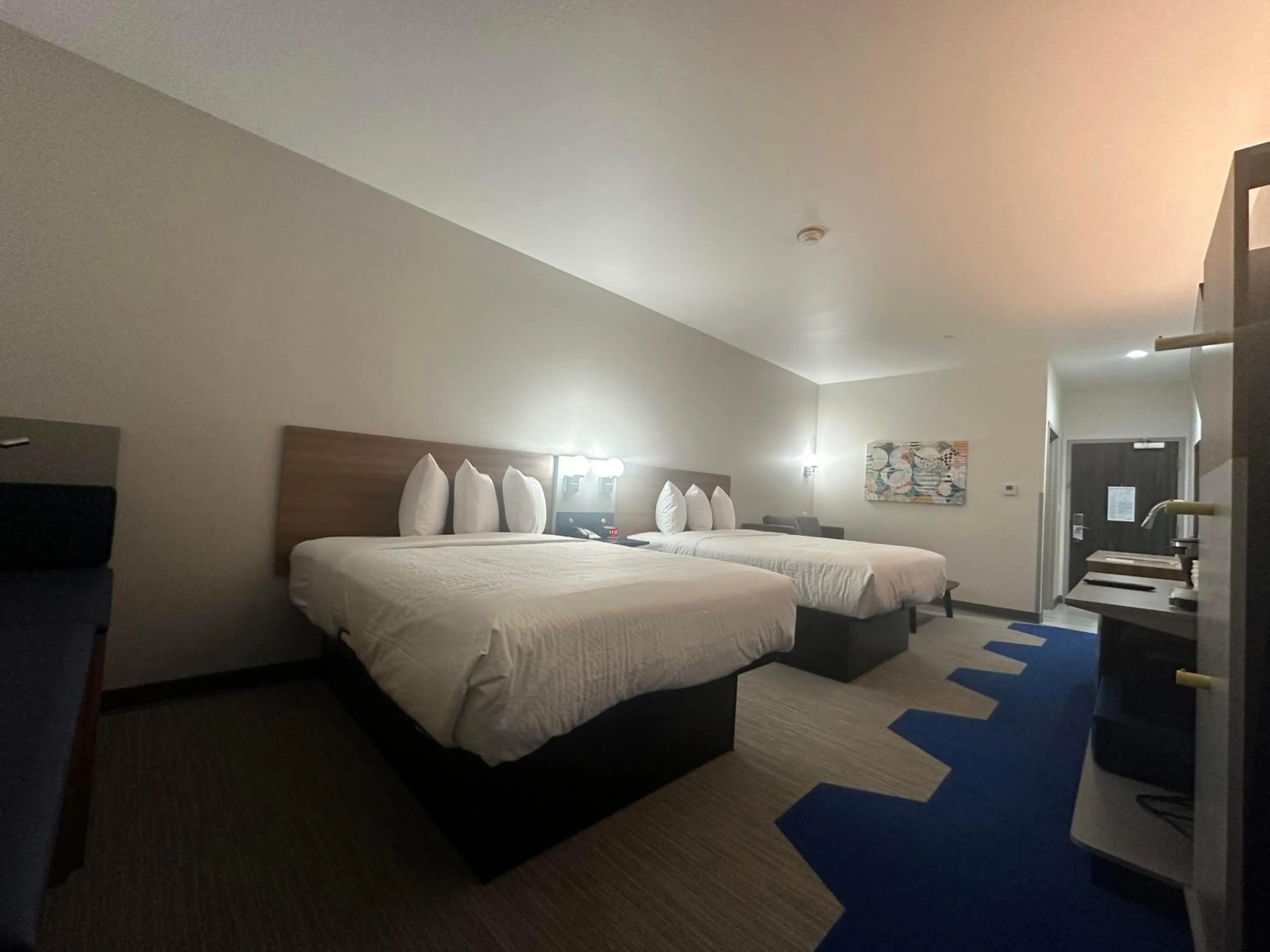 Photo of the whole room, Bed in Microtel Inn & Suites by Wyndham Amarillo West