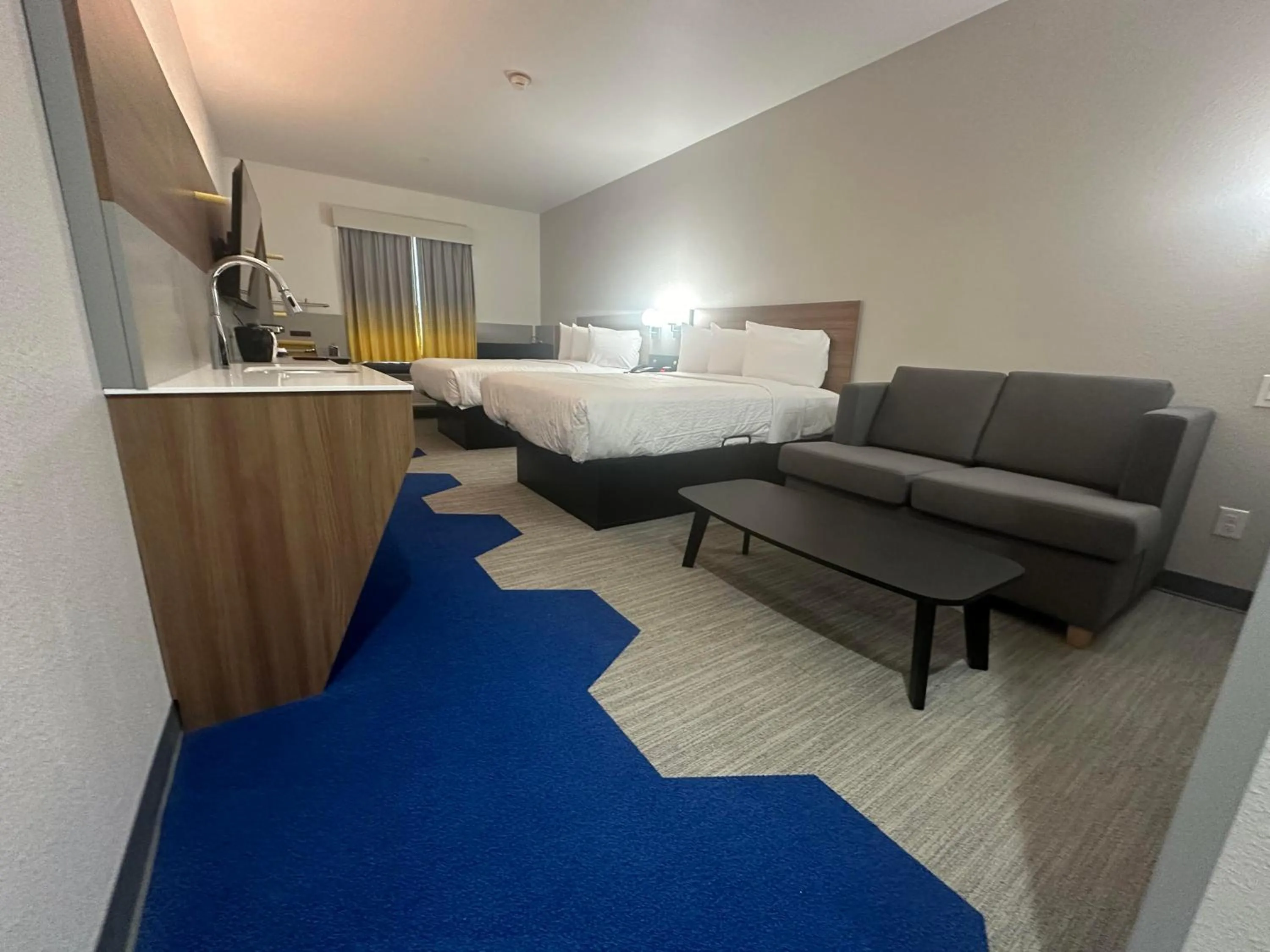 Photo of the whole room, Bed in Microtel Inn & Suites by Wyndham Amarillo West