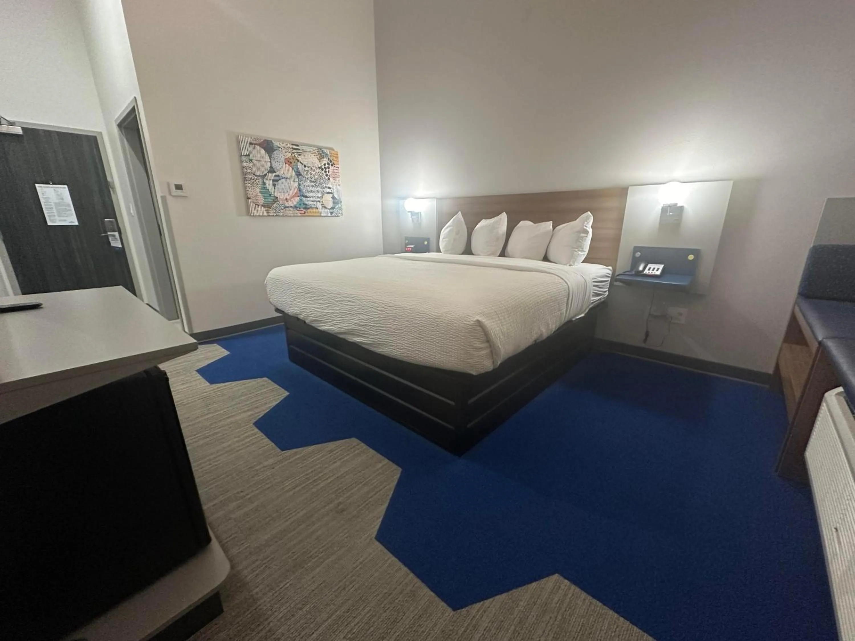 Photo of the whole room, Bed in Microtel Inn & Suites by Wyndham Amarillo West