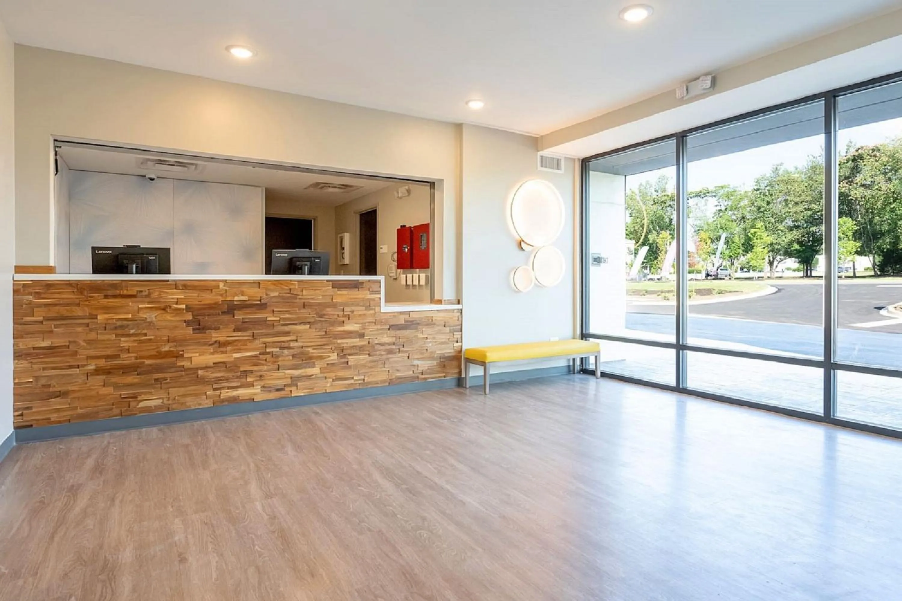 Lobby or reception in ECHO Suites Extended Stay by Wyndham Dallas Plano - Frisco