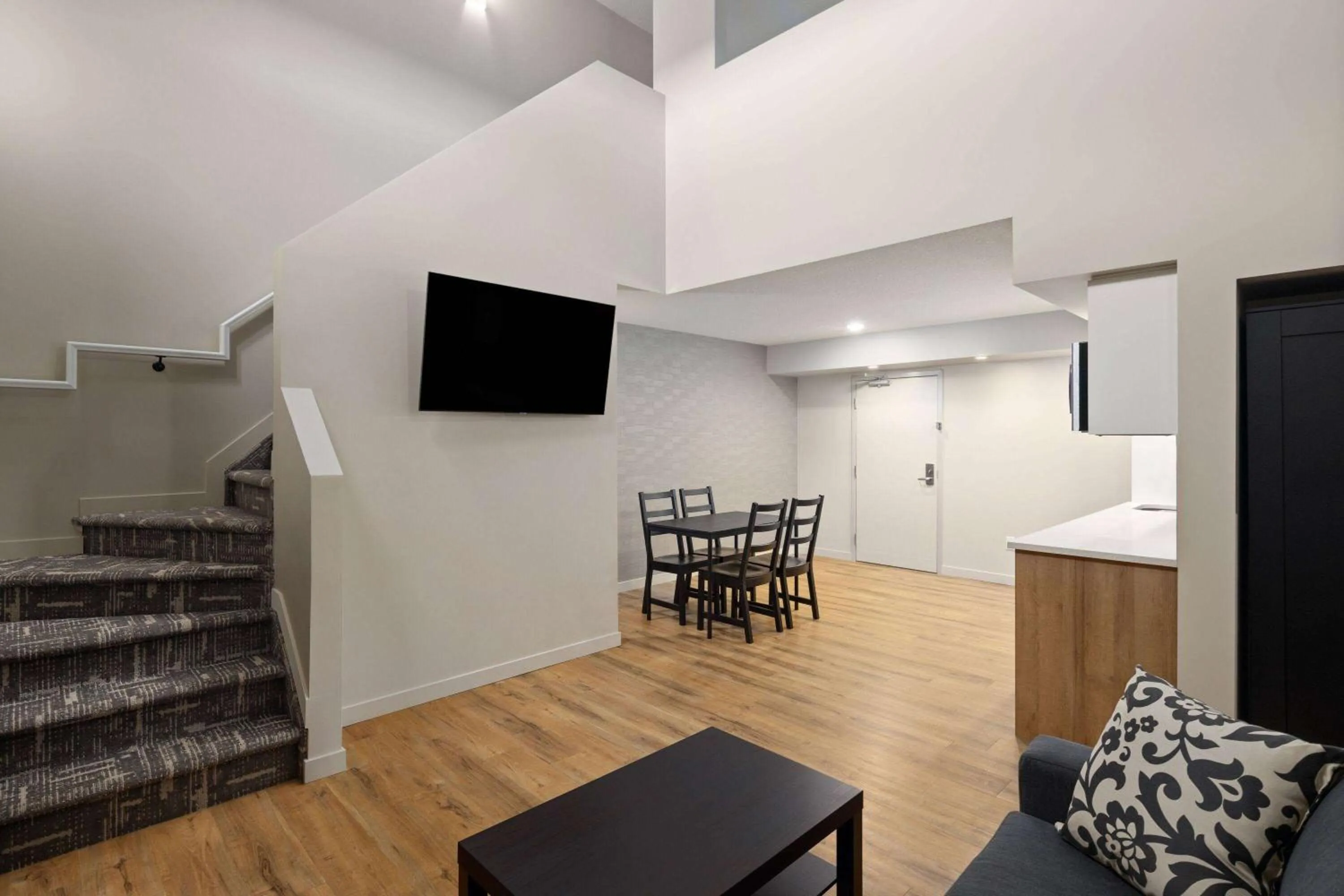 Photo of the whole room in Baymont by Wyndham West Edmonton