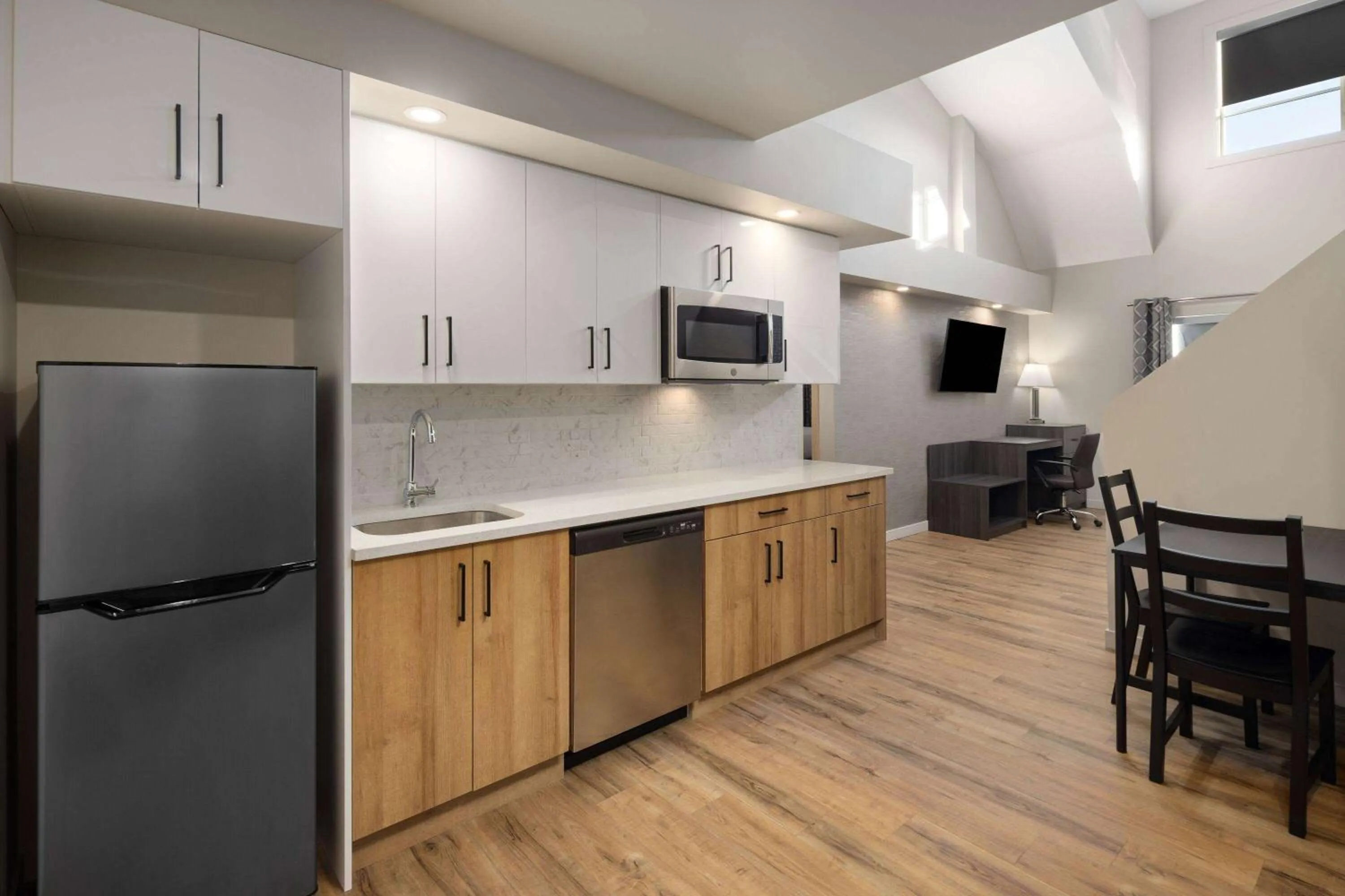 Photo of the whole room in Baymont by Wyndham West Edmonton