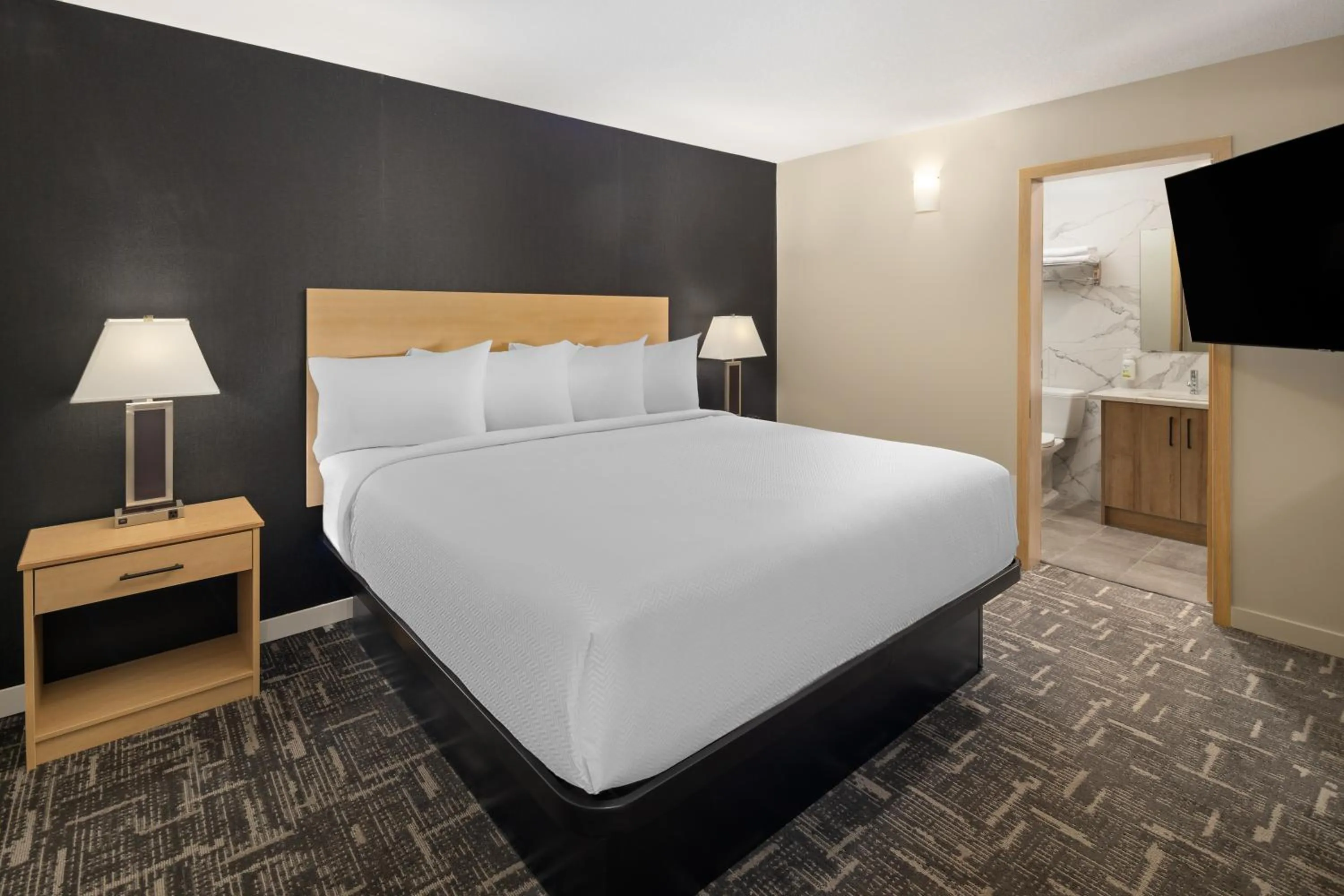 Bedroom, Bed in Baymont by Wyndham West Edmonton