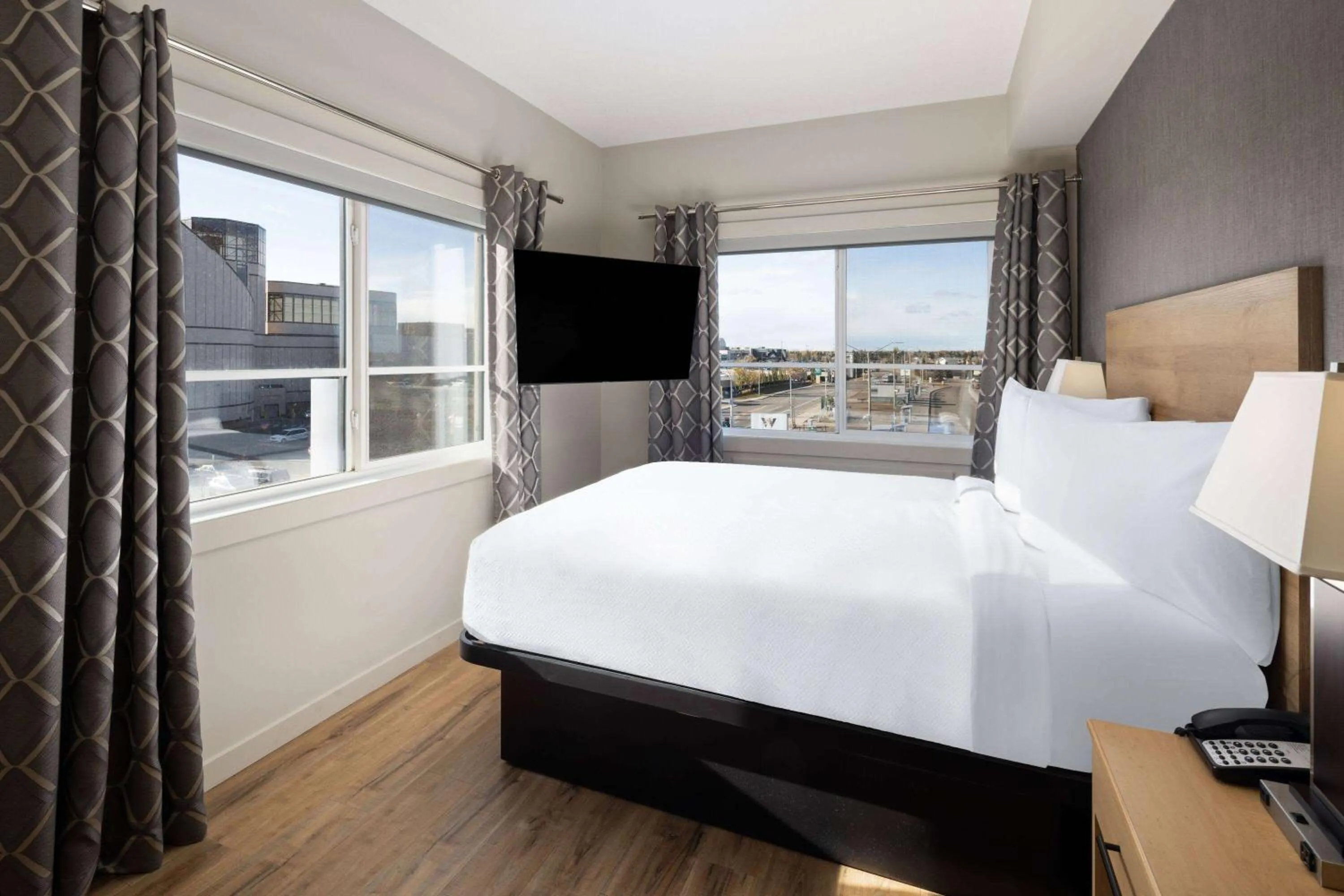 Photo of the whole room, Bed in Baymont by Wyndham West Edmonton