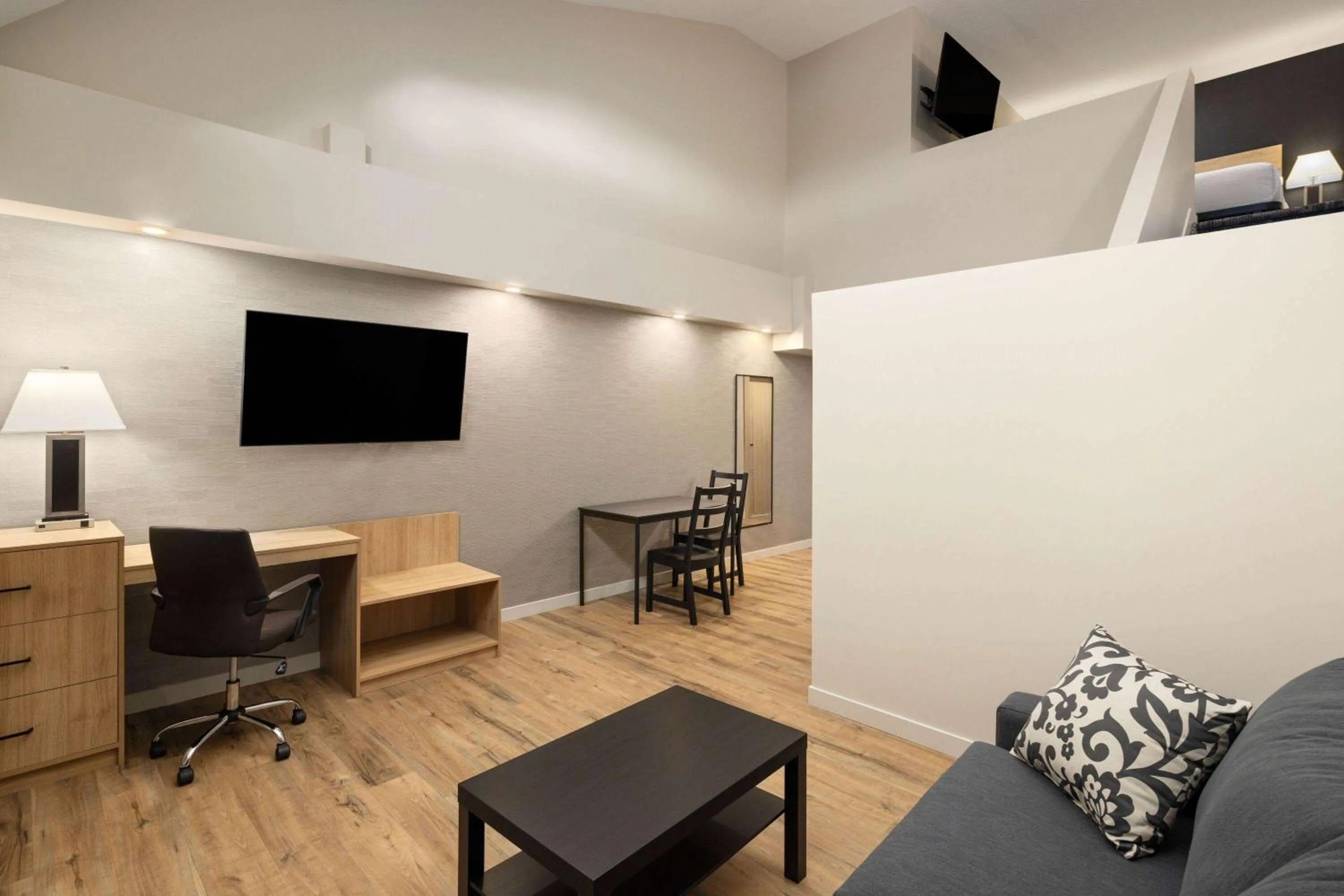 Photo of the whole room in Baymont by Wyndham West Edmonton