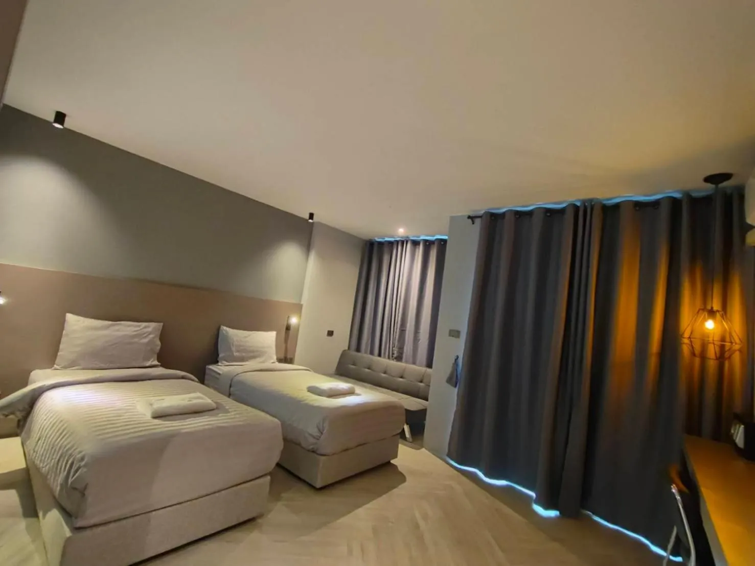 Bedroom, Bed in Doze Patong