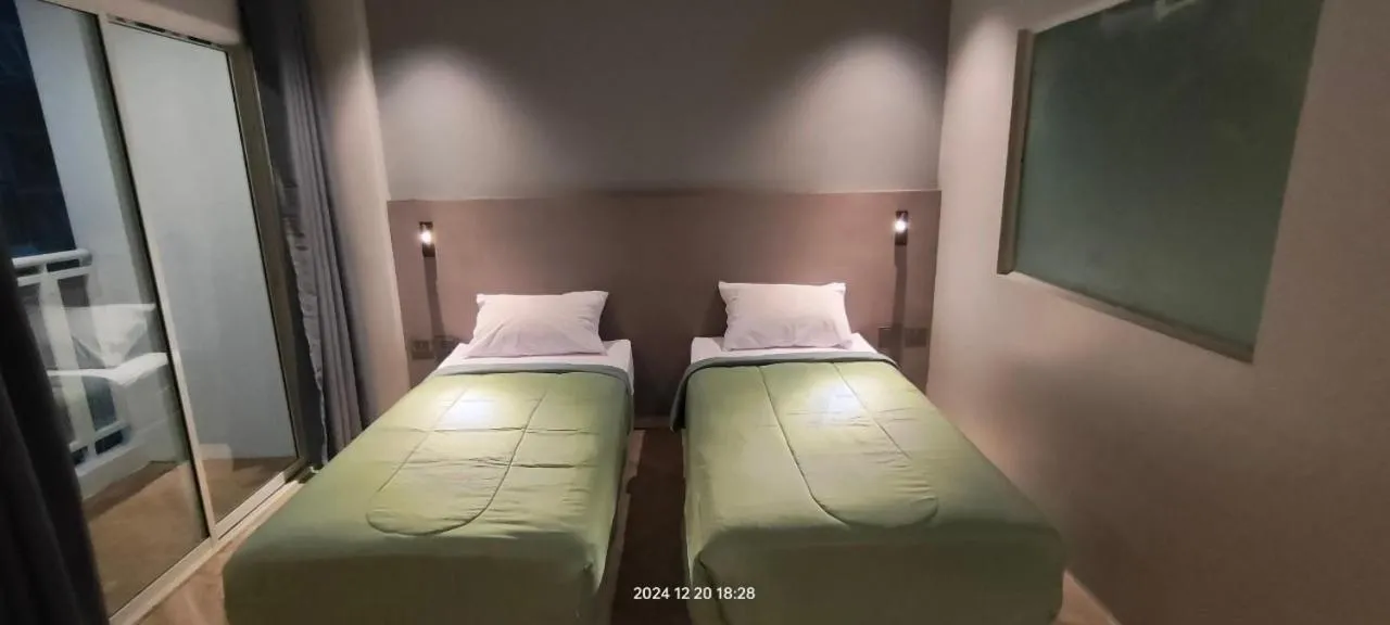 Bedroom, Bed in Doze Patong