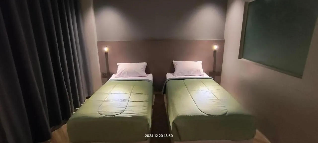 Bedroom, Bed in Doze Patong