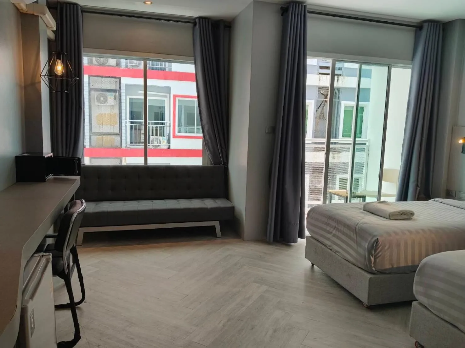 Bedroom, Bed in Doze Patong