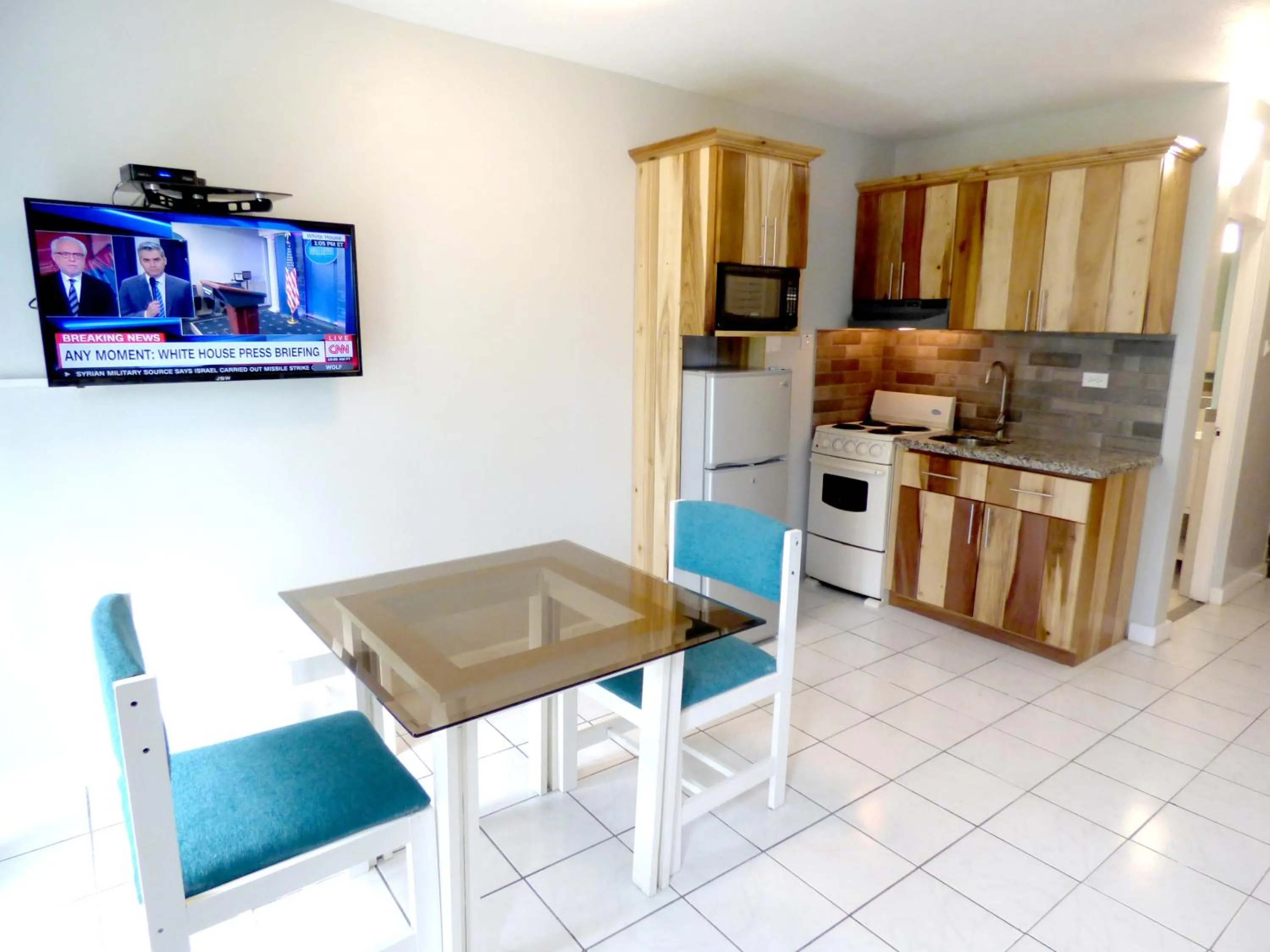 TV and multimedia in Beach Studio 4