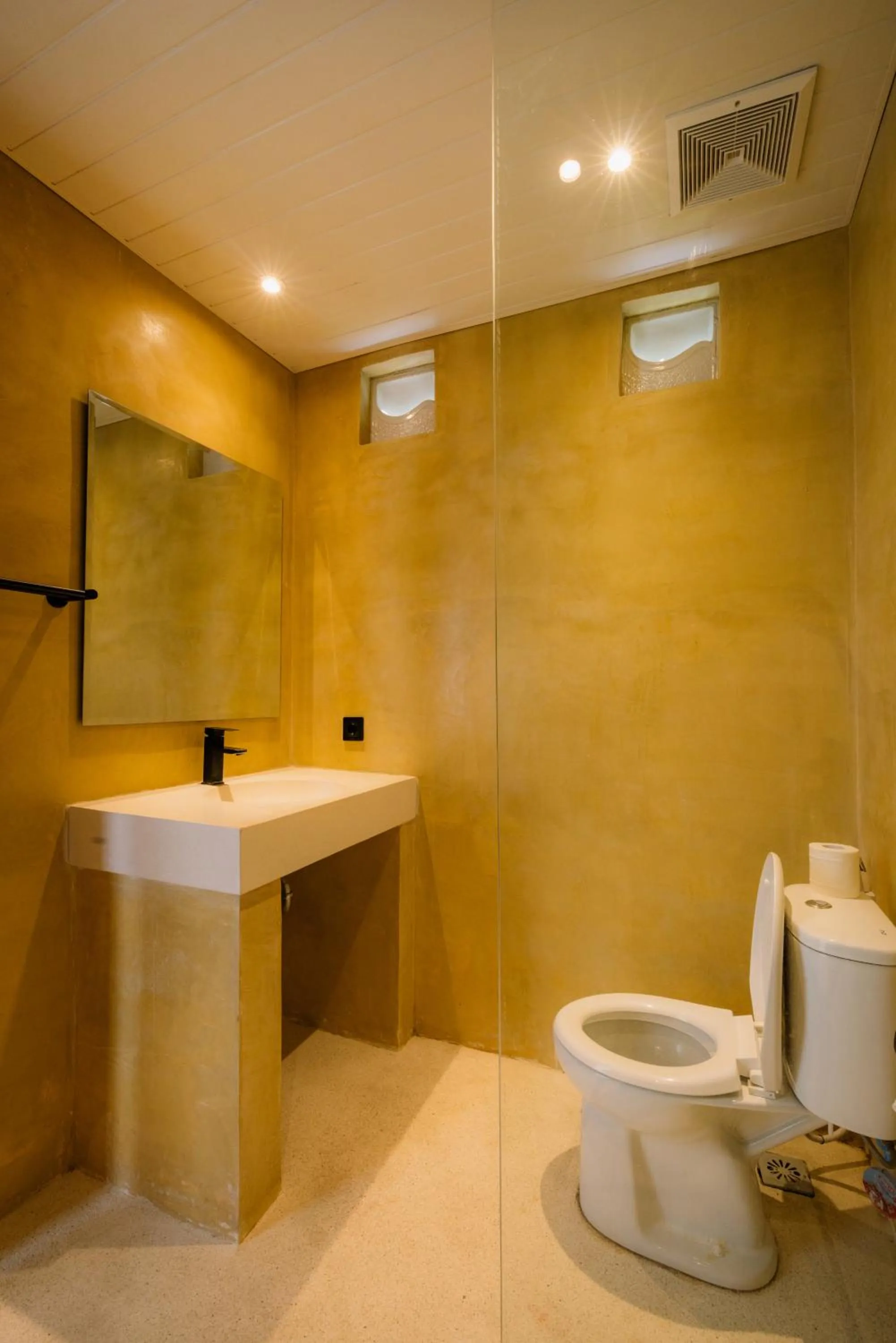 Toilet in Tegal Wangi Canggu