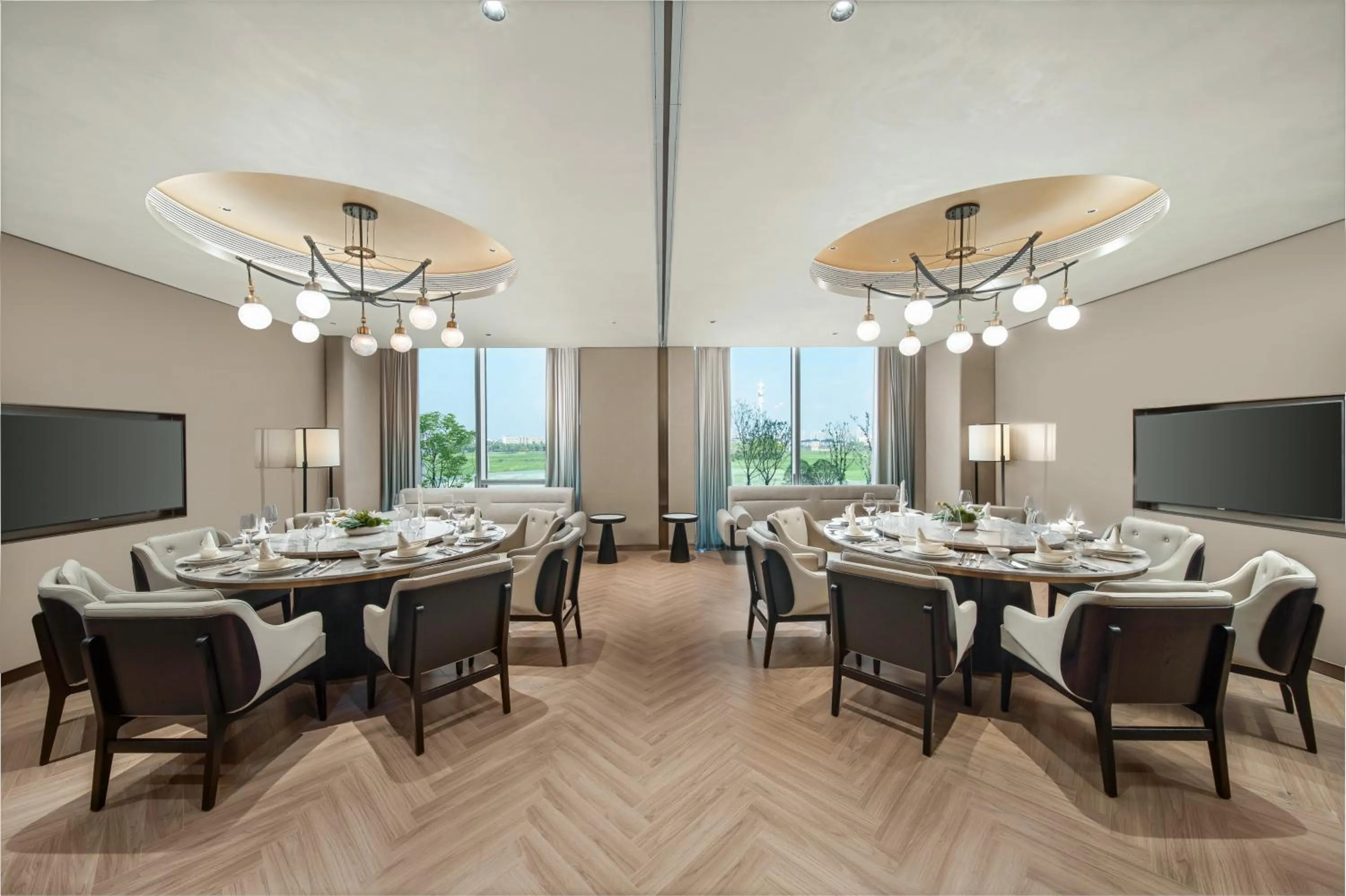 Restaurant/places to eat in Holiday Inn Hangzhou GCEC