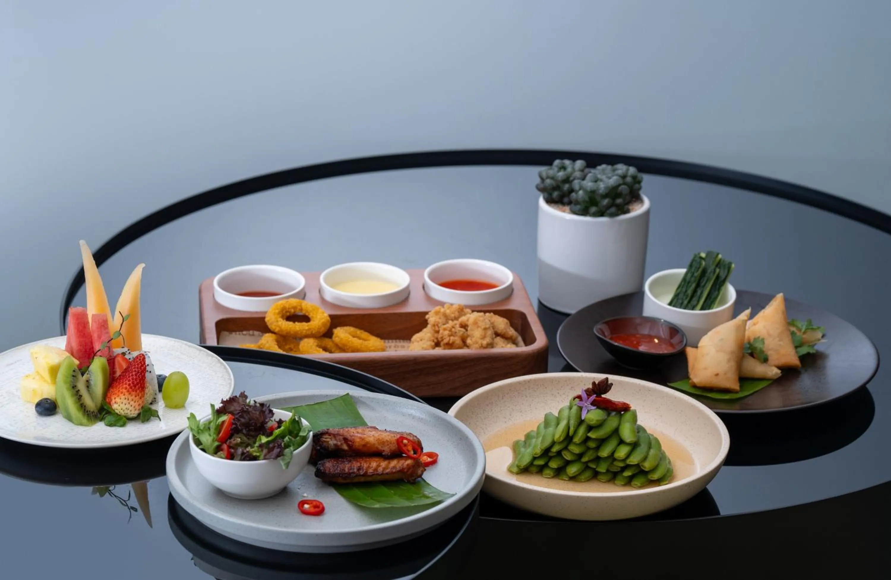 Restaurant/places to eat in Holiday Inn Hangzhou GCEC