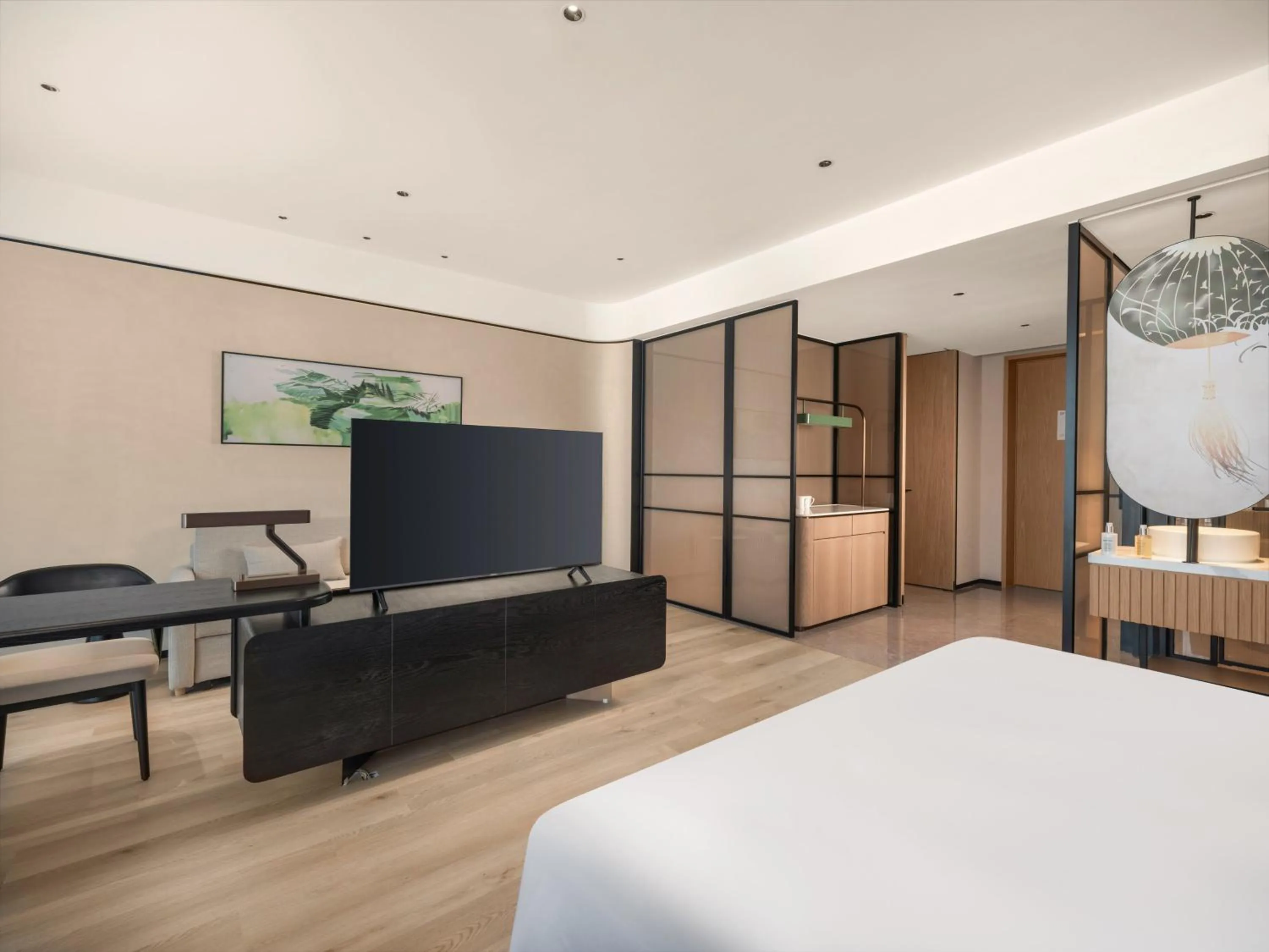 Photo of the whole room, Bed in Holiday Inn Hangzhou GCEC