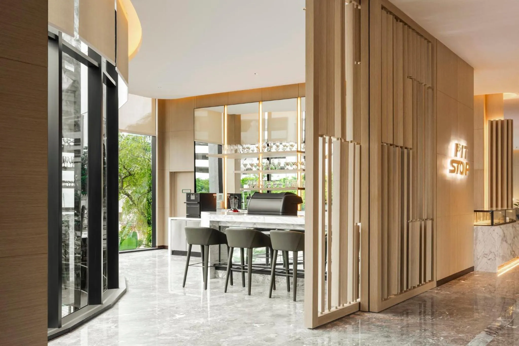 Lounge or bar in Holiday Inn Kuala Lumpur Bangsar by IHG