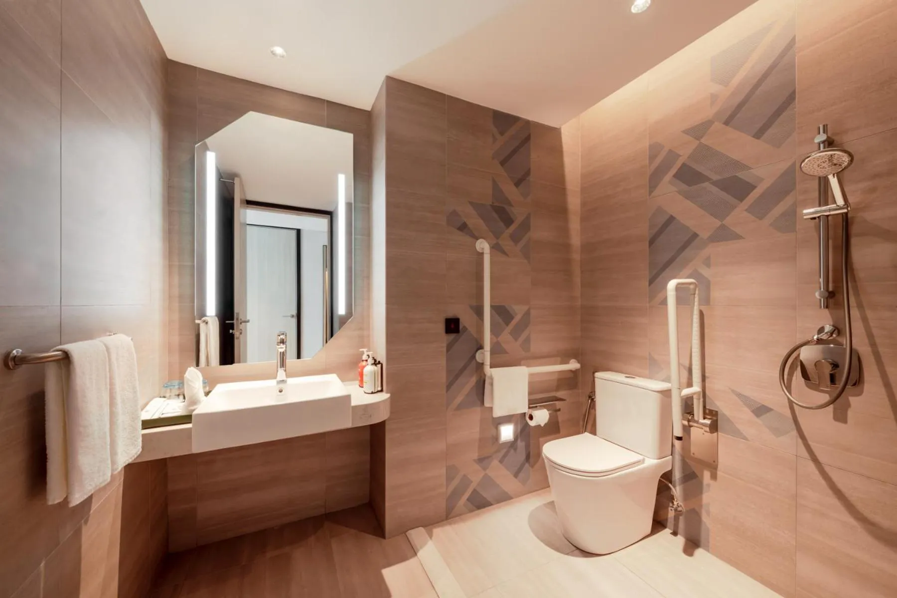 Bathroom in Holiday Inn Kuala Lumpur Bangsar by IHG