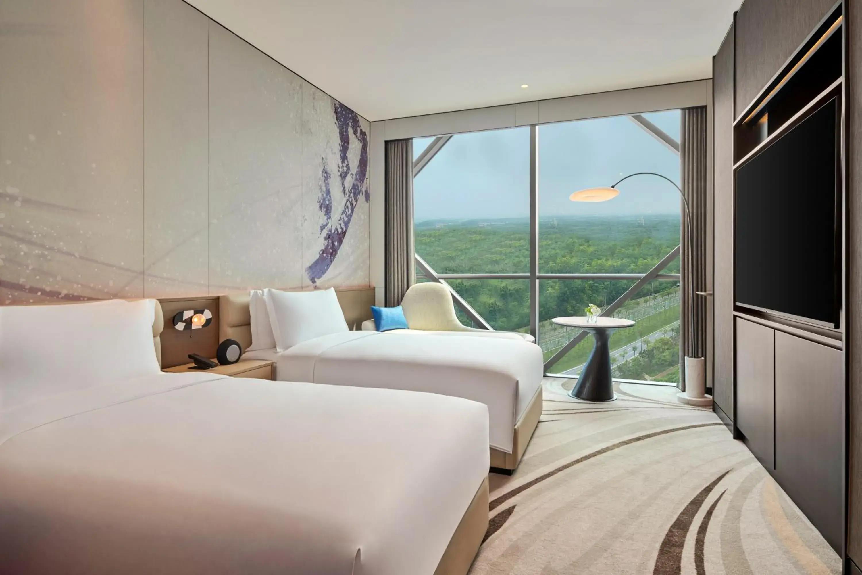 Bed in Crowne Plaza Shanghai Snow World by IHG Bed in Crowne Plaza Shanghai Snow World by IHG