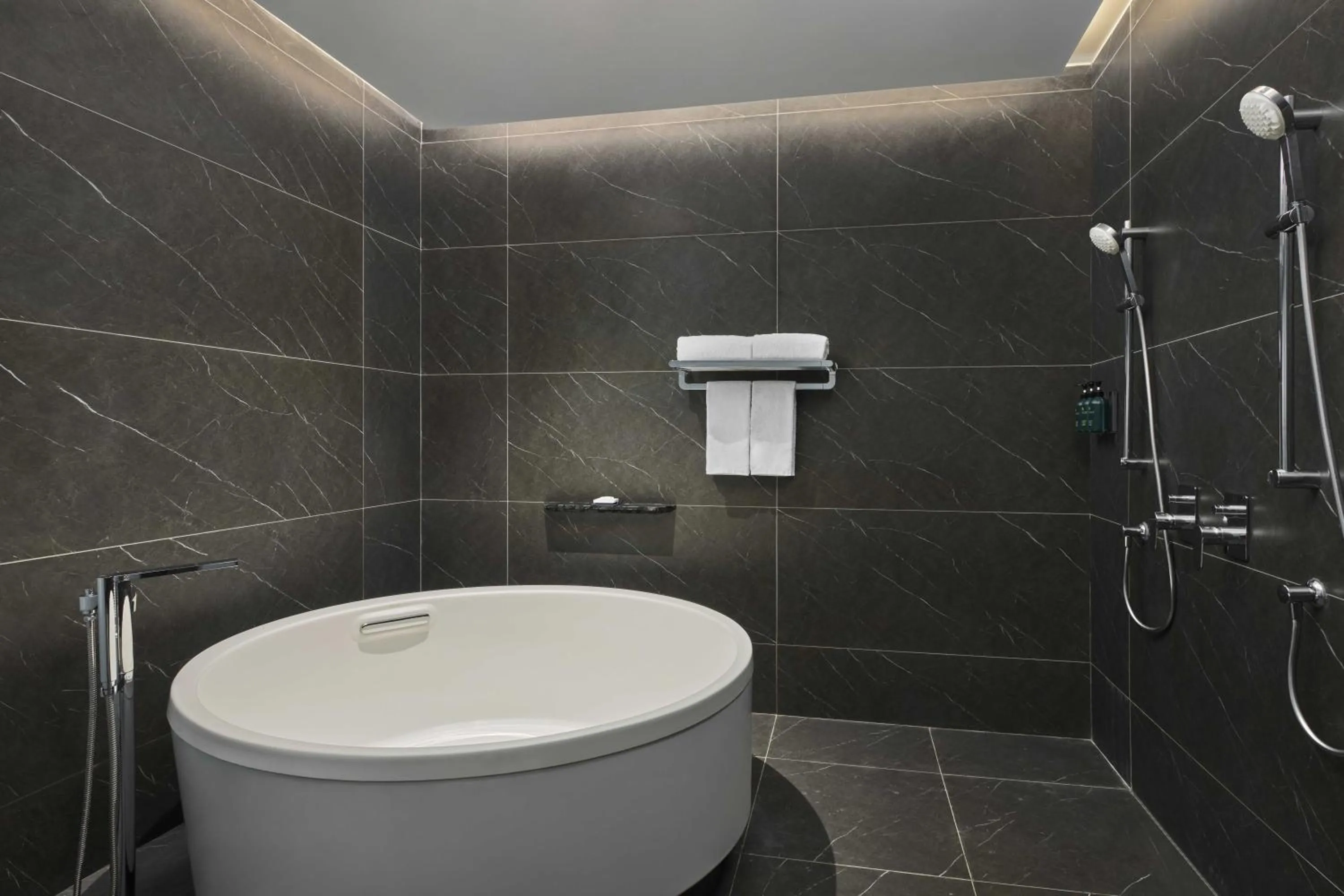 Crowne Plaza Shanghai Snow World by IHG