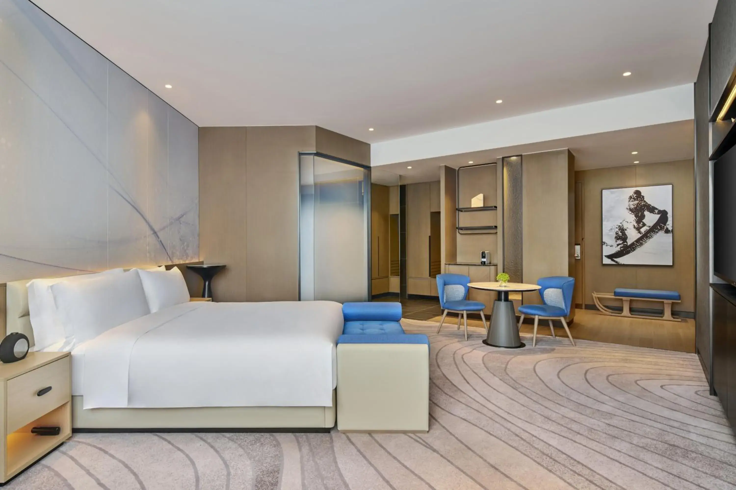 Bedroom in Crowne Plaza Shanghai Snow World by IHG Bedroom in Crowne Plaza Shanghai Snow World by IHG