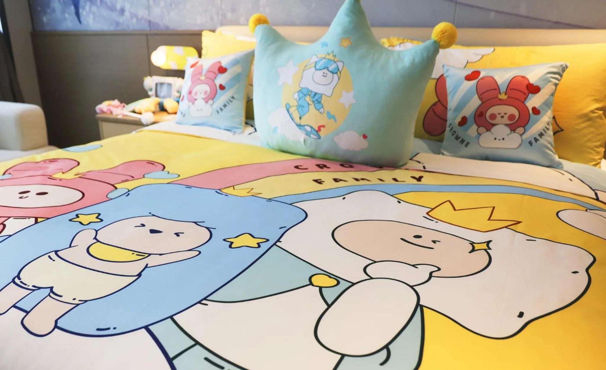 Photo of the whole room, Bed in Crowne Plaza Shanghai Snow World by IHG