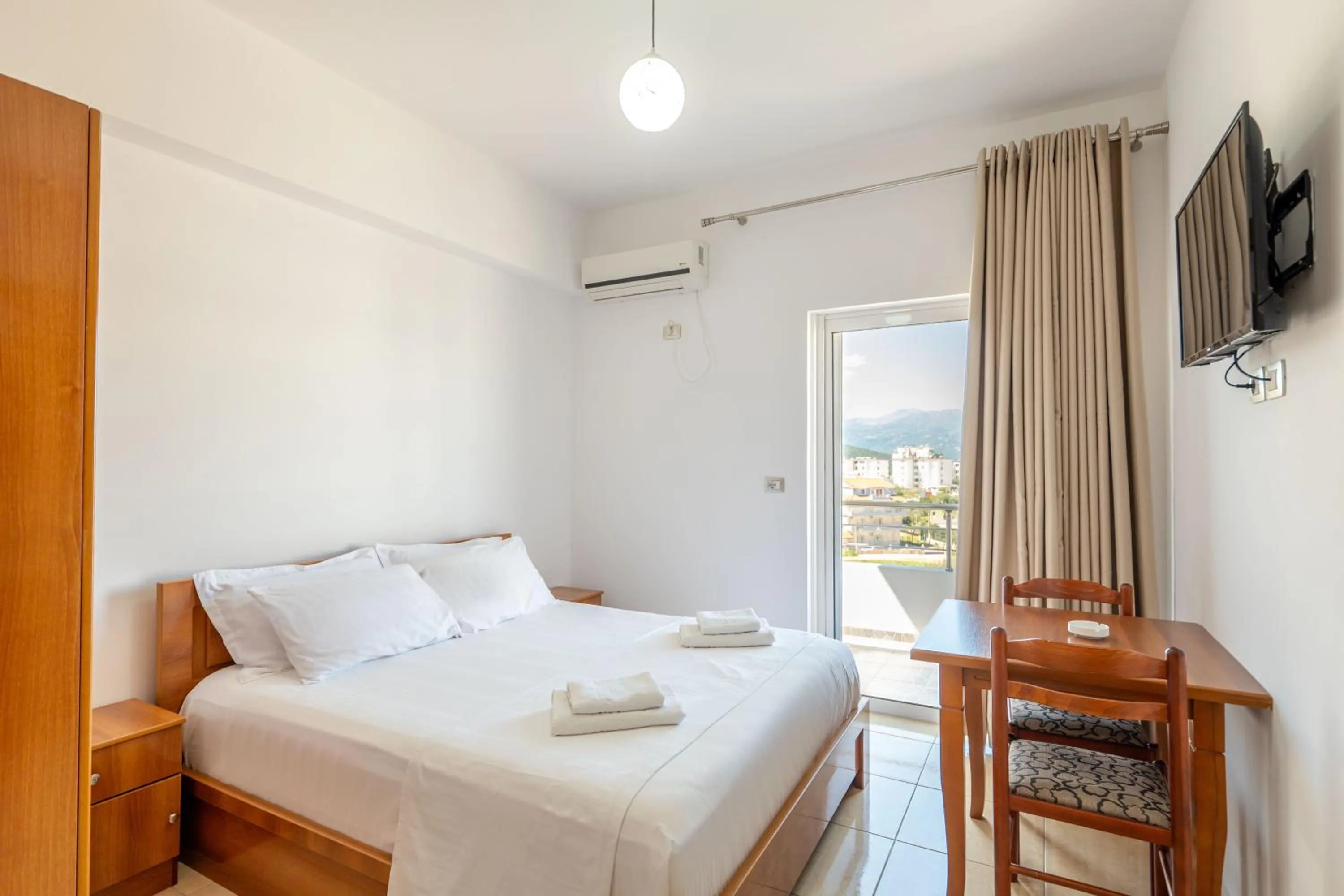 TV and multimedia, Bed in Aleksander ApartHotel