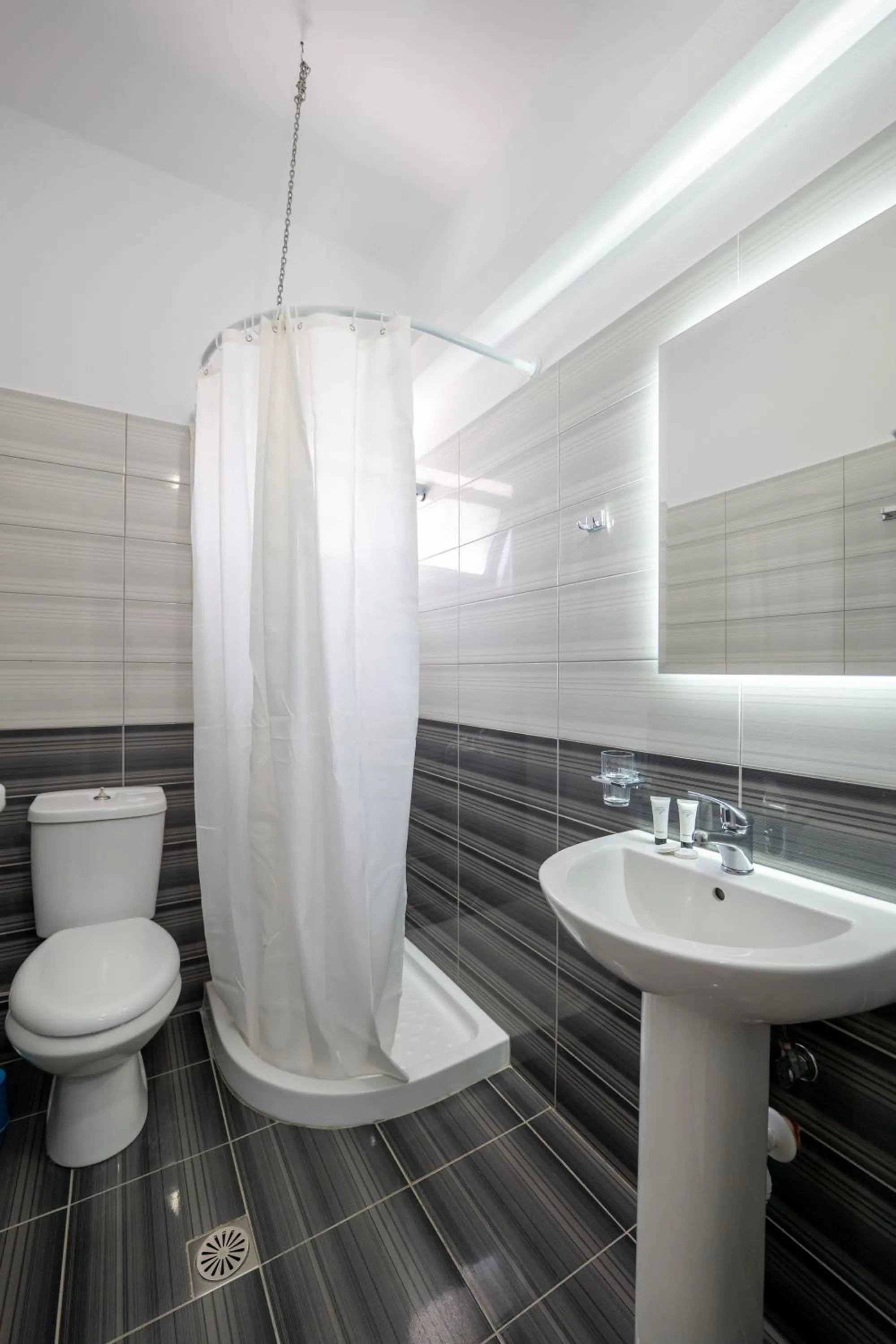 Shower in Aleksander ApartHotel