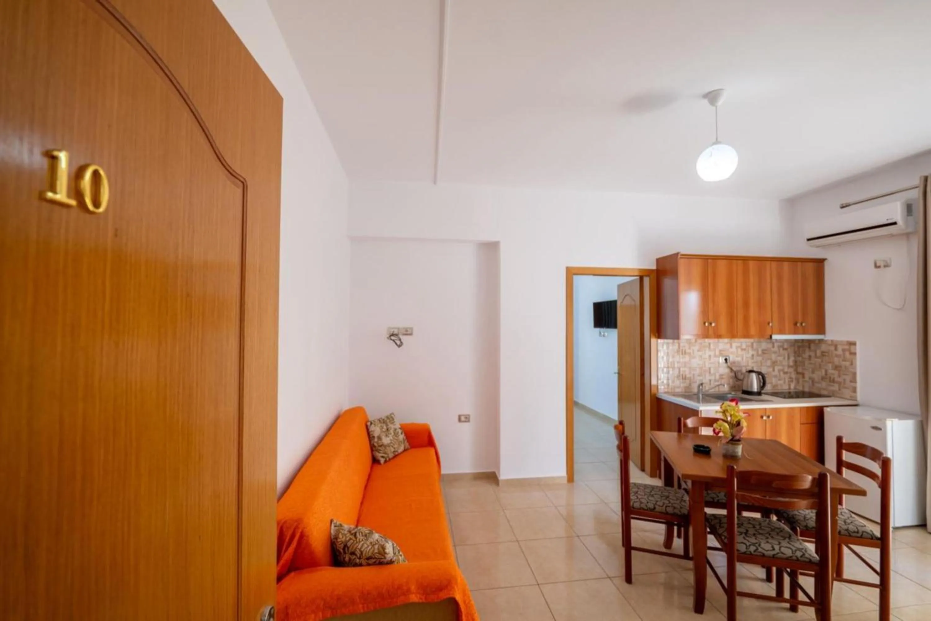 Aleksander ApartHotel