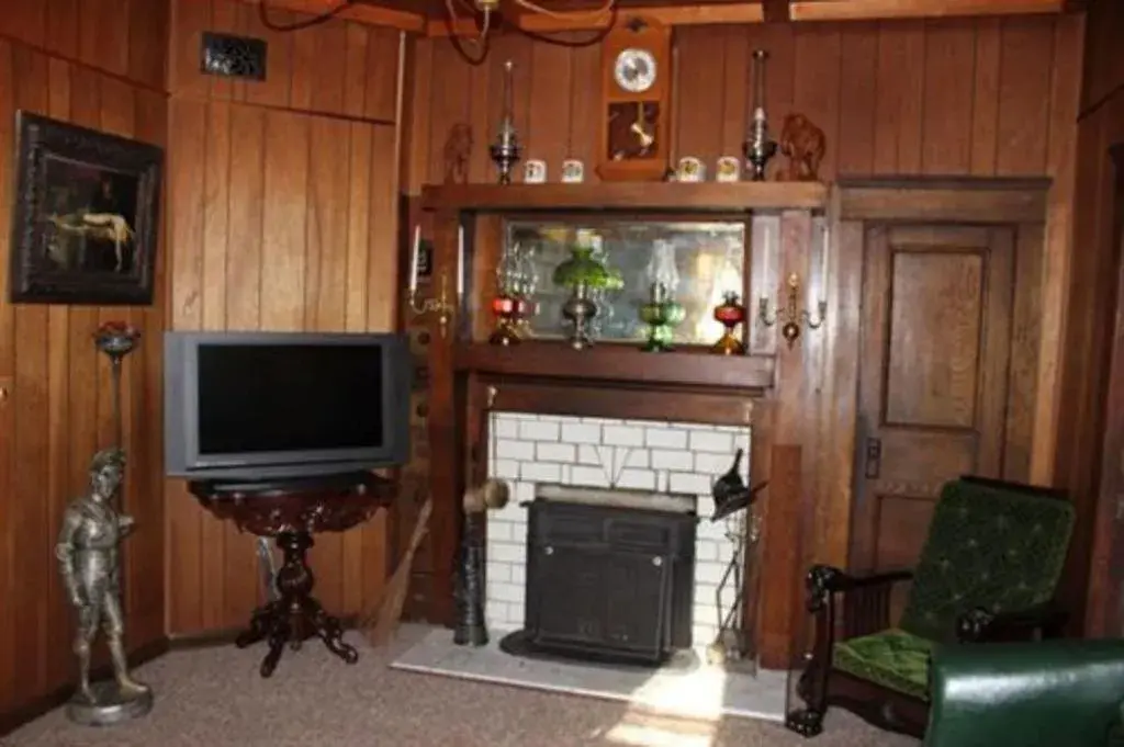 Living room in Millsap-Baker Estate Living room in Millsap-Baker Estate