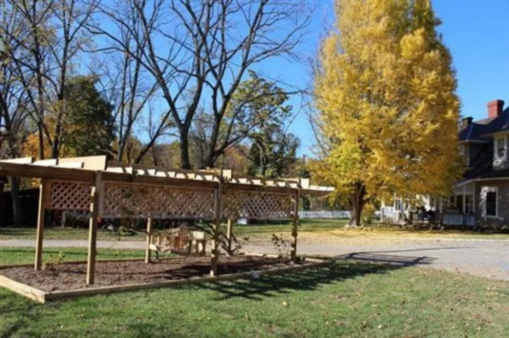 Property building in Millsap-Baker Estate