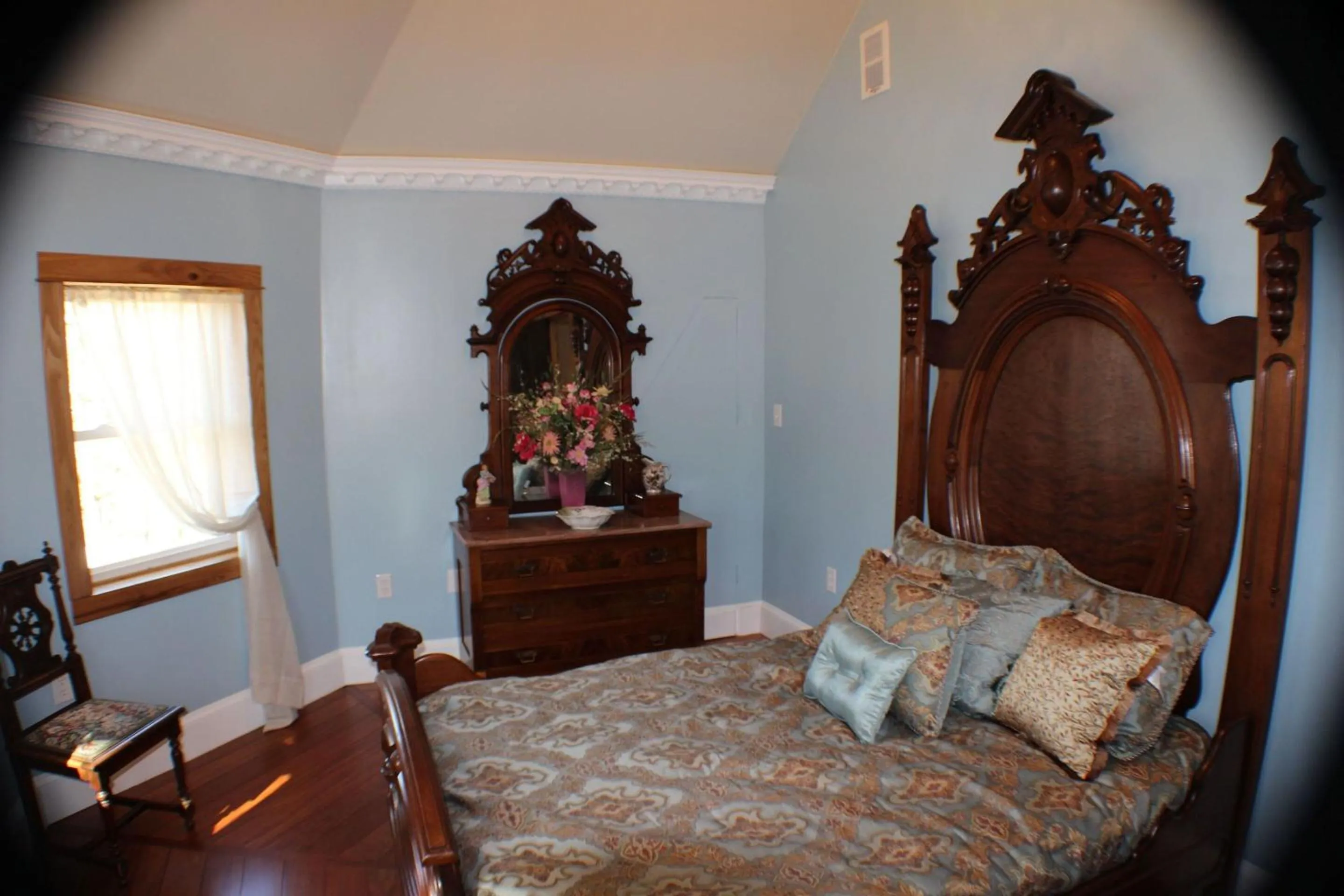 Bedroom in Millsap-Baker Estate