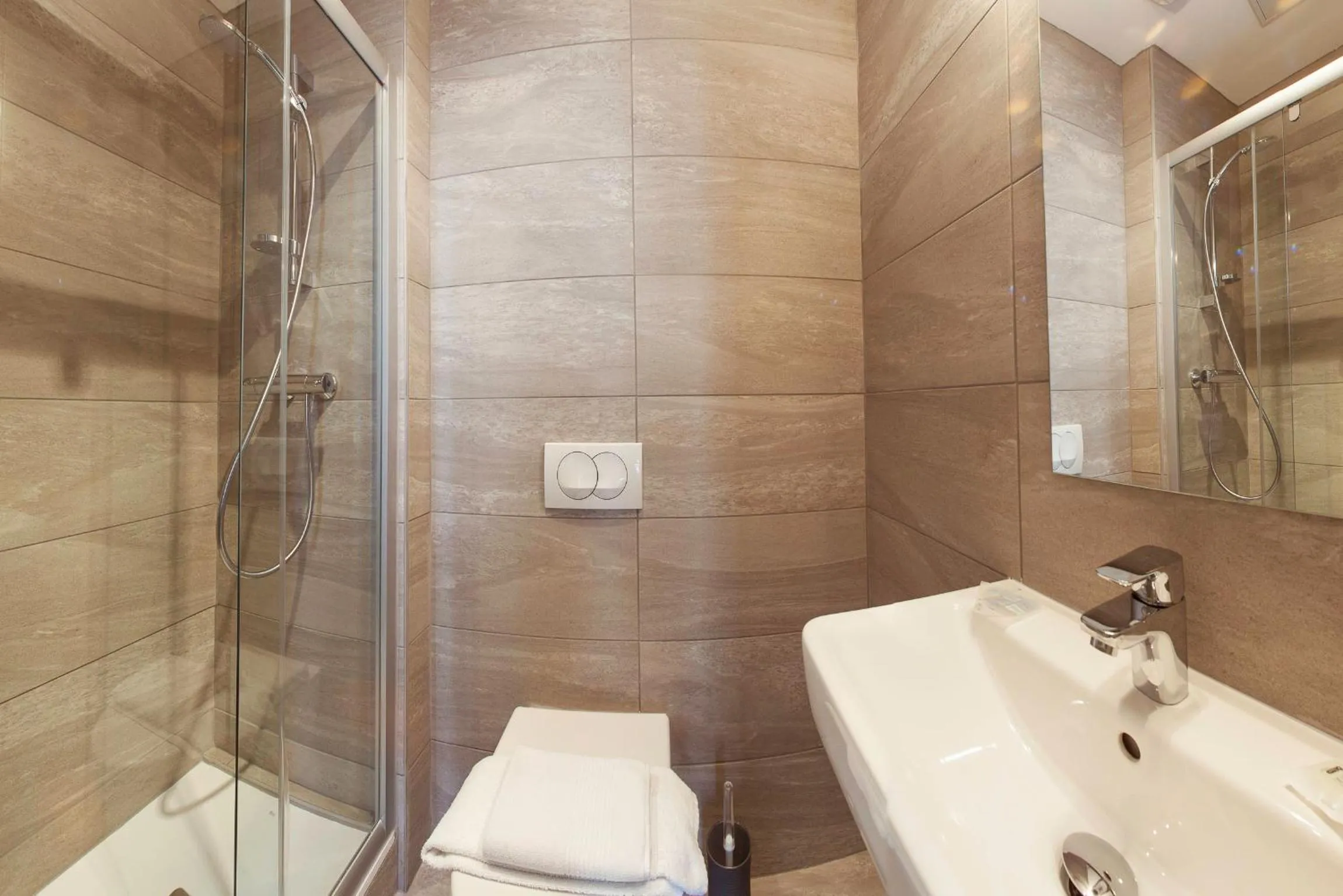 Bathroom in Hôtel Vaubecour - Centre Lyon Ainay - Perrache