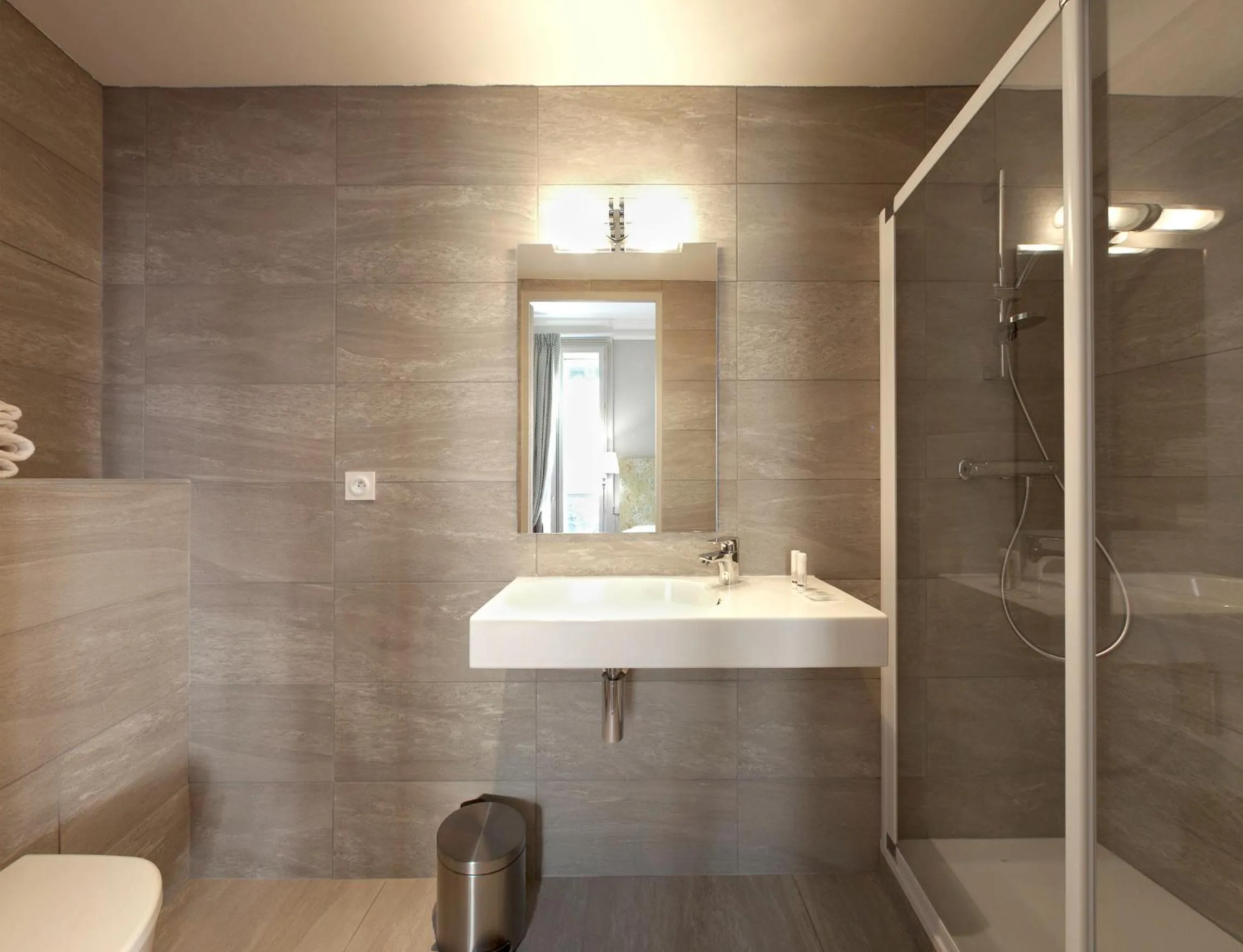 Bathroom in Hôtel Vaubecour - Centre Lyon Ainay - Perrache