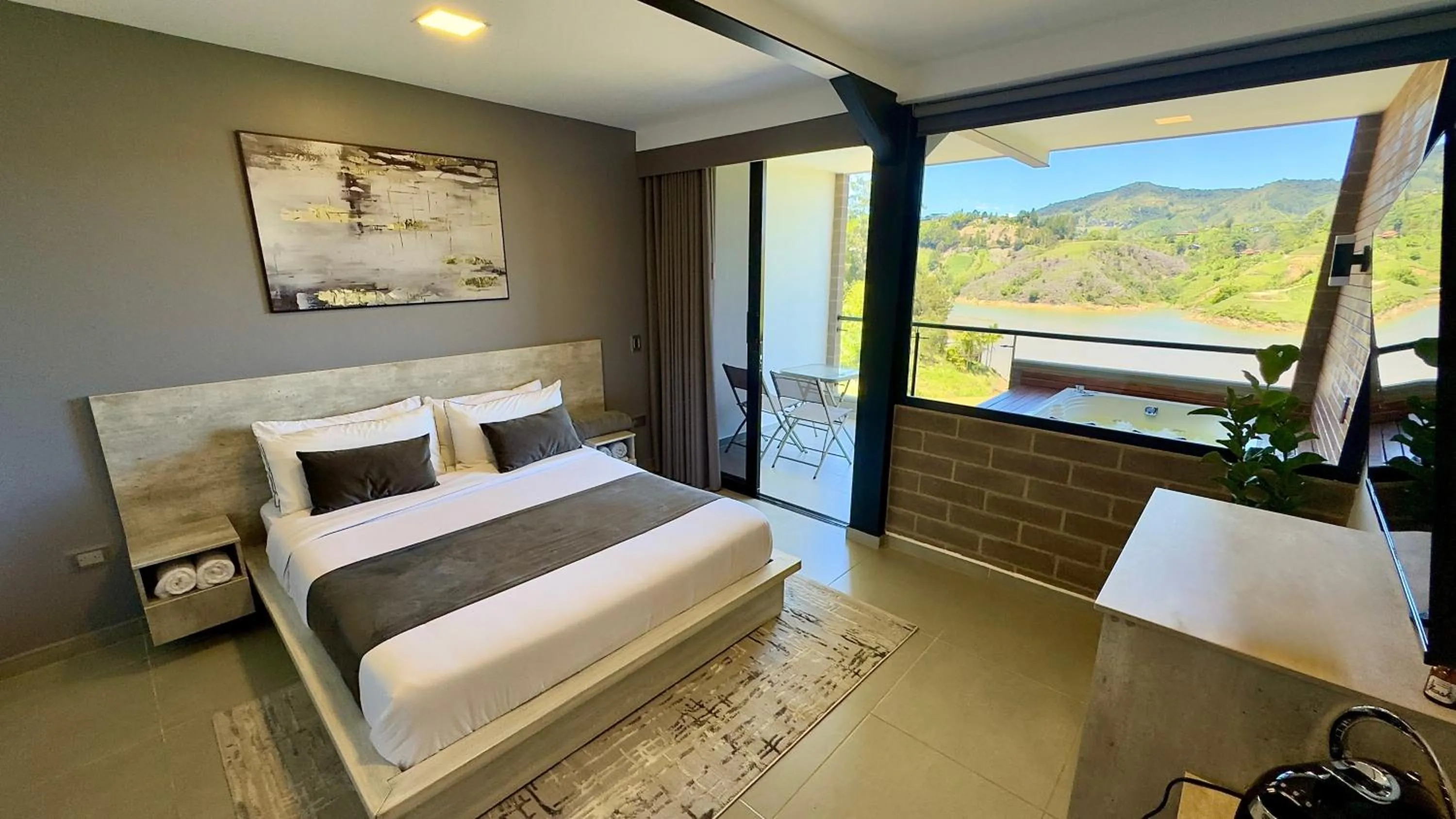 Deluxe Double Room with Bath in Rooca Habitat Guatape
