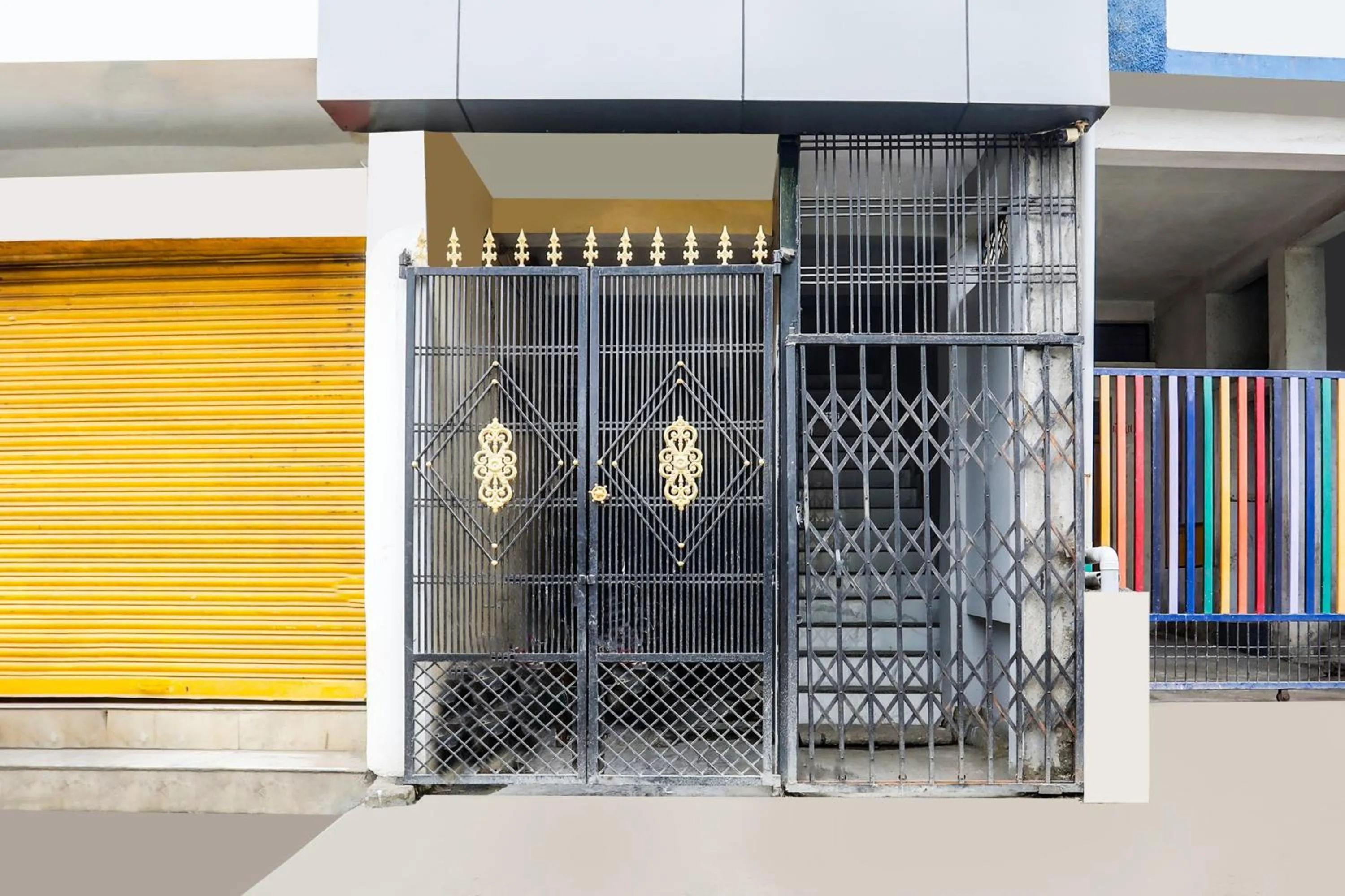 Facade/entrance in Hotel O Paradise Inn