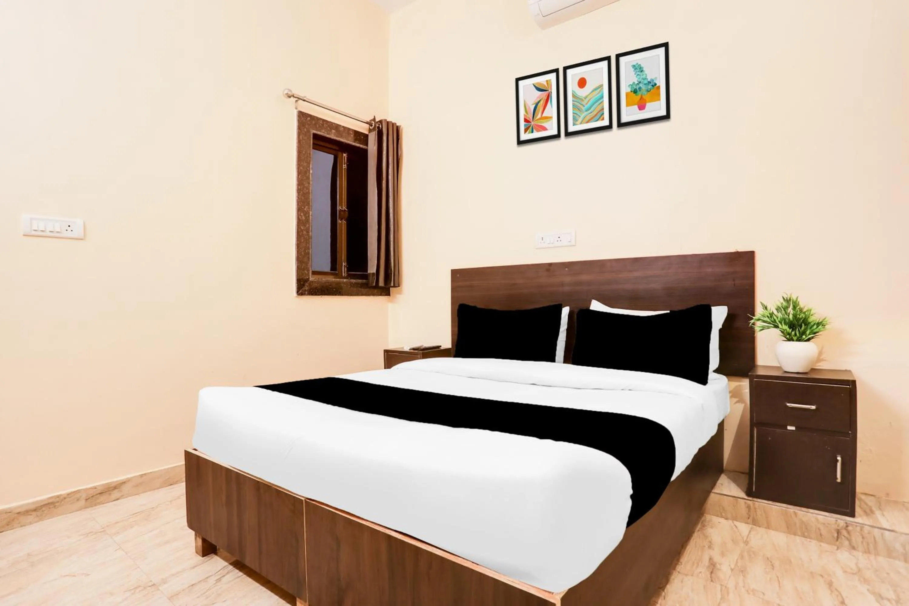 Hotel O Paradise Inn