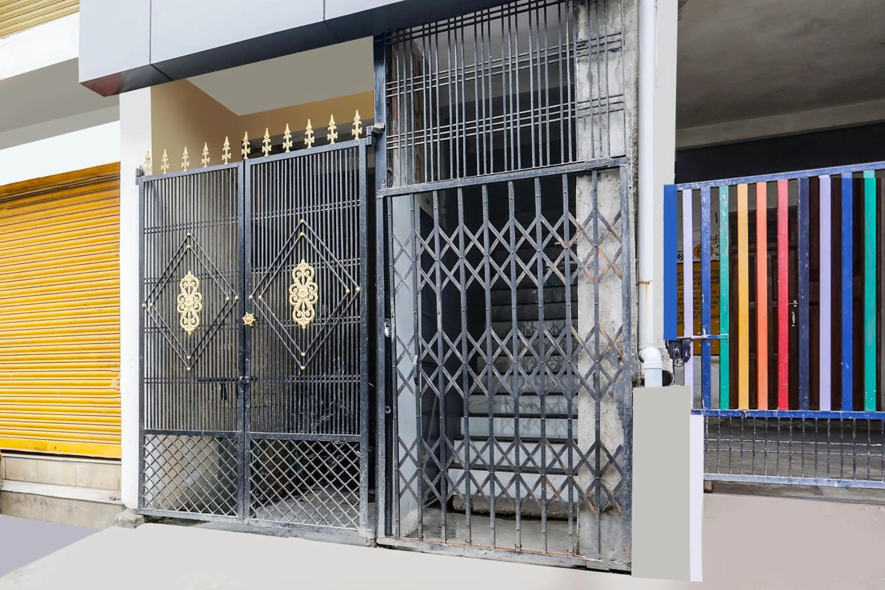 Facade/entrance in Hotel O Paradise Inn