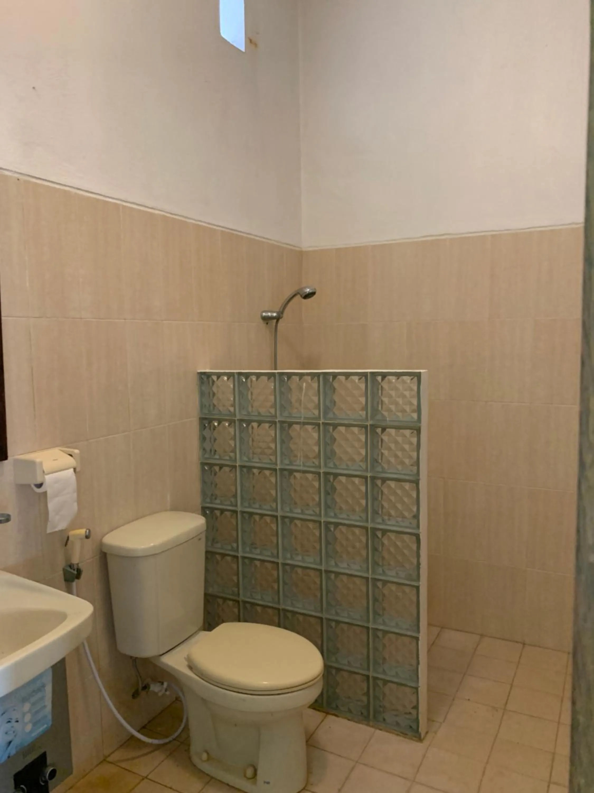 Bathroom in Arys Lagoon Bungalow & Hotel