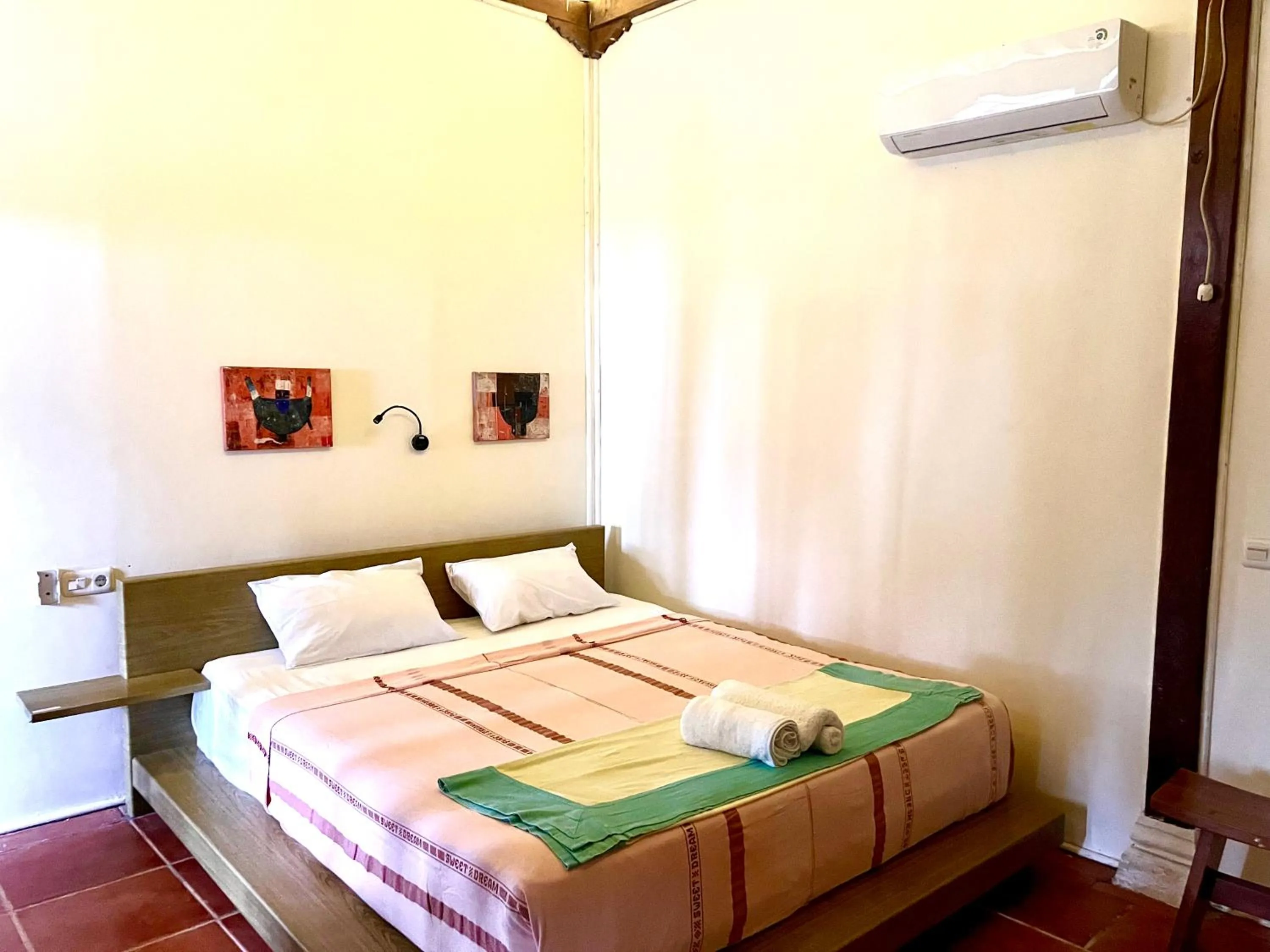 Bedroom, Bed in Arys Lagoon Bungalow & Hotel