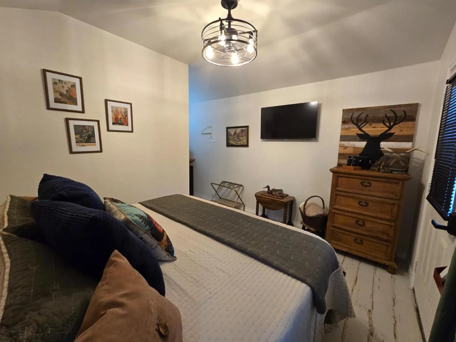 Bedroom in Roots Retreat